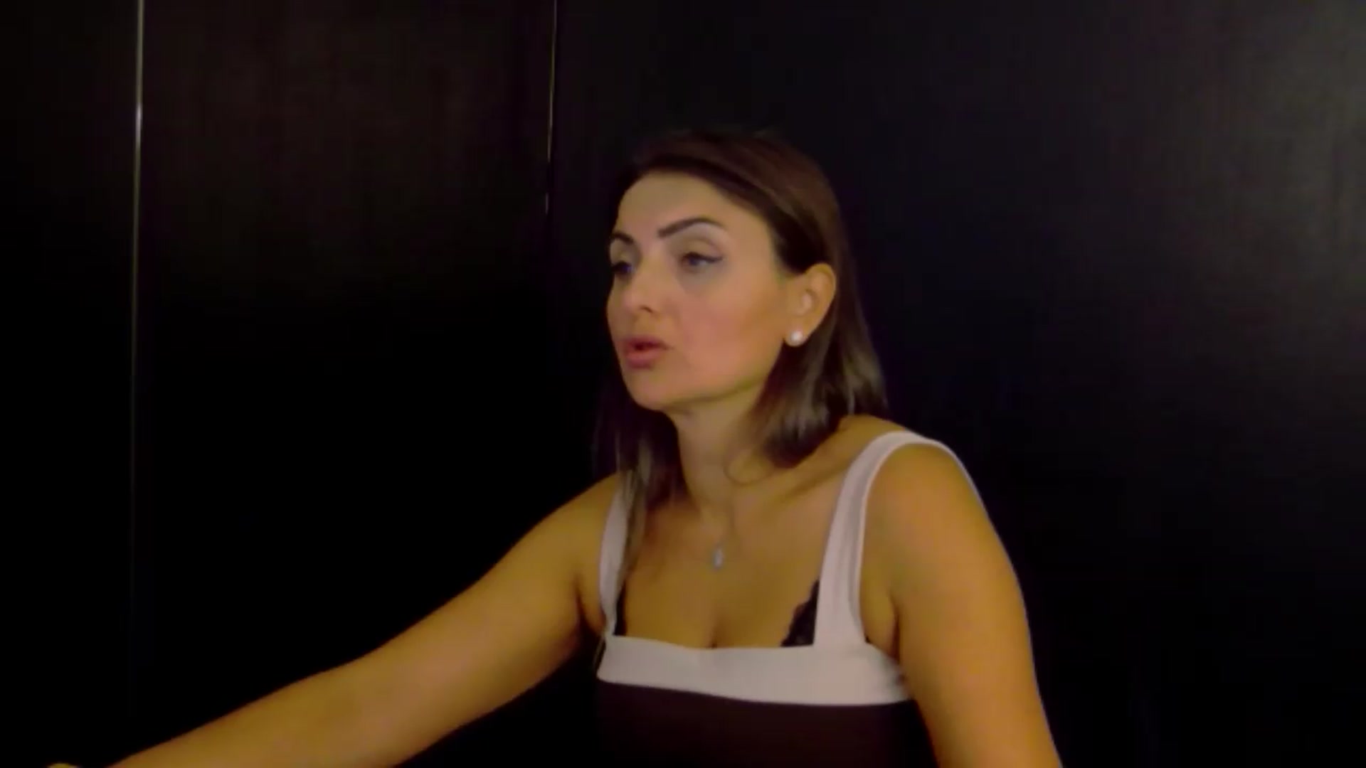 Gallery image thumbnail from OlivyaMoon's myfreecams stream on, 08/15/2026, 04:03 image 6 of 20