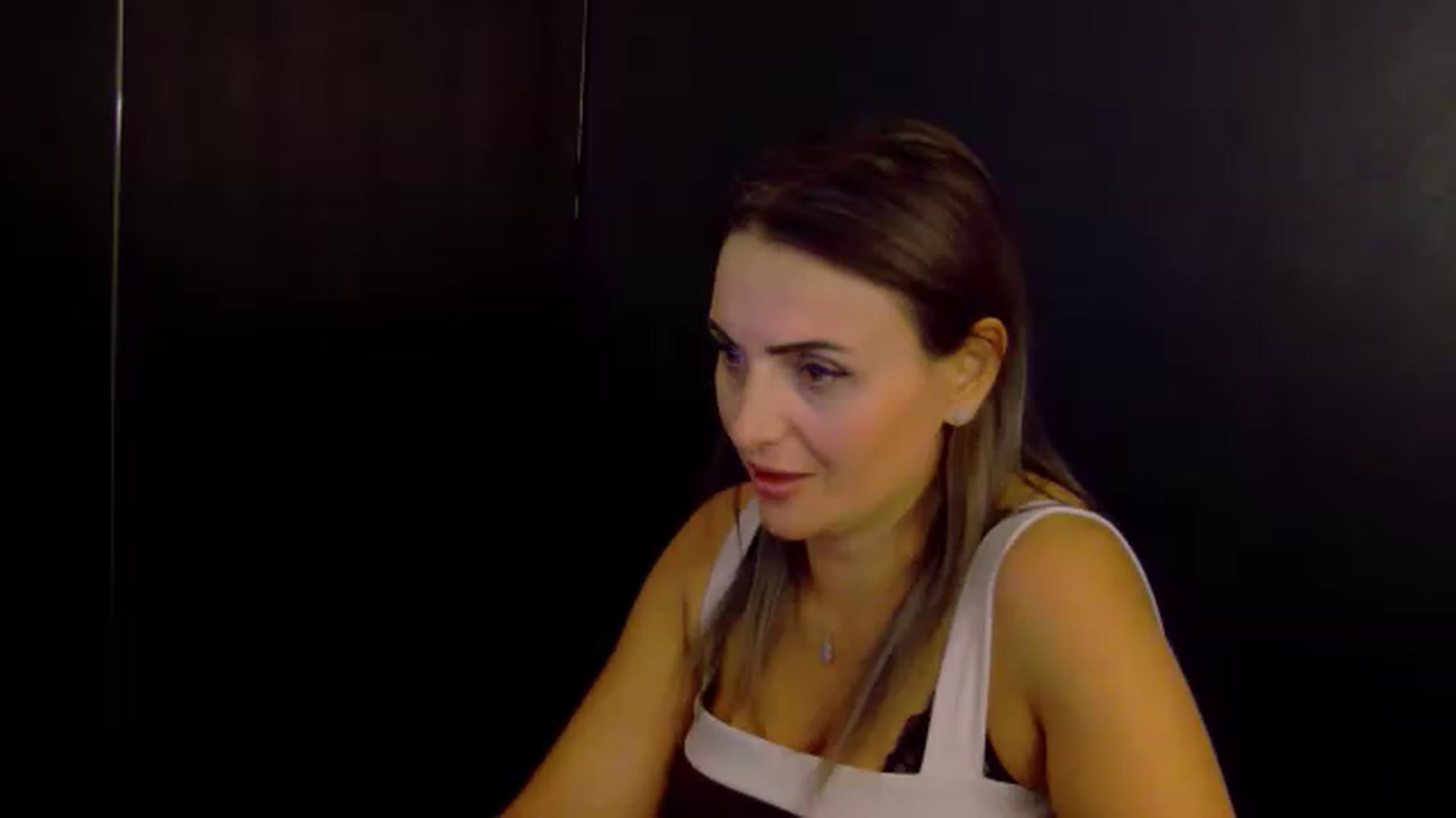 Gallery image thumbnail from OlivyaMoon's myfreecams stream on, 08/15/2026, 04:03 image 11 of 20