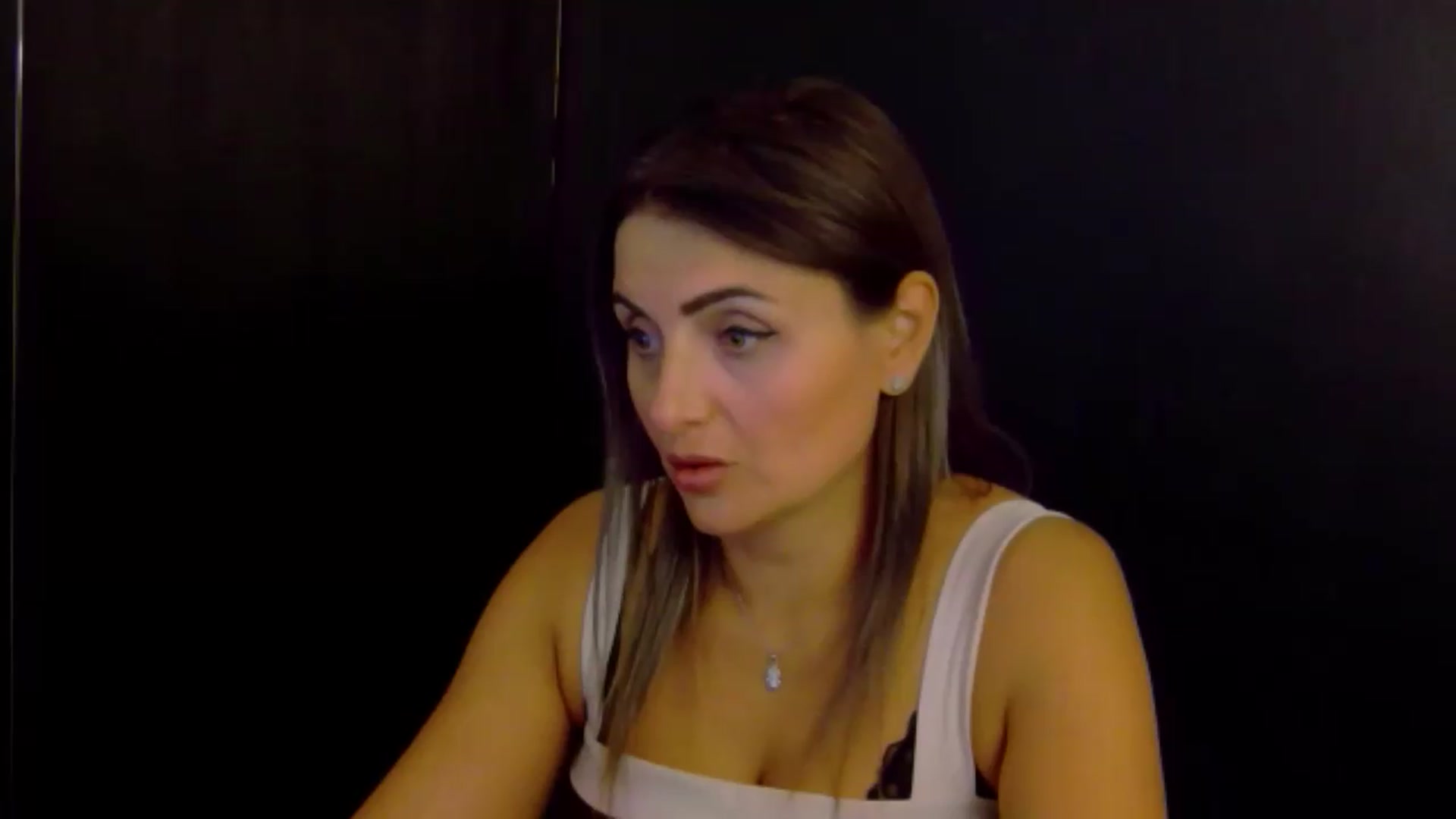 Gallery image thumbnail from OlivyaMoon's myfreecams stream on, 08/15/2026, 04:03 image 8 of 20