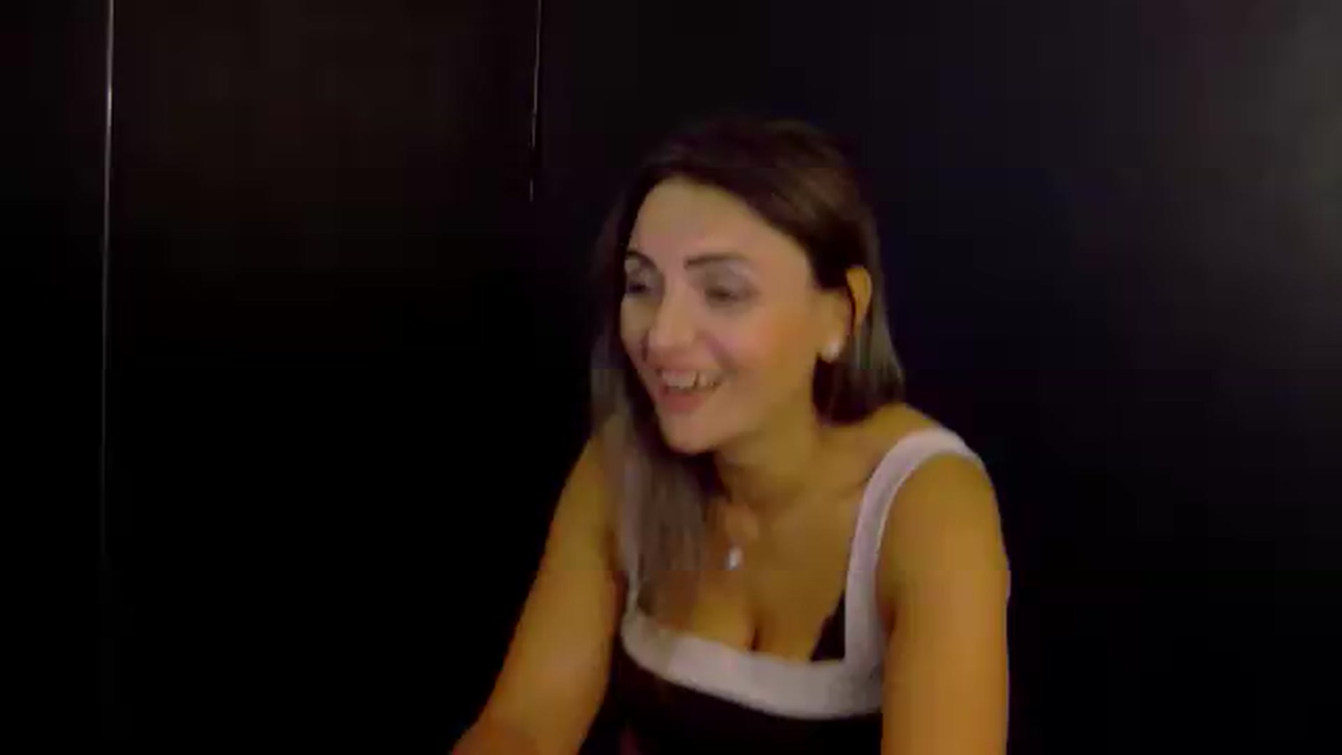 Gallery image thumbnail from OlivyaMoon's myfreecams stream on, 08/15/2026, 04:03 image 10 of 20