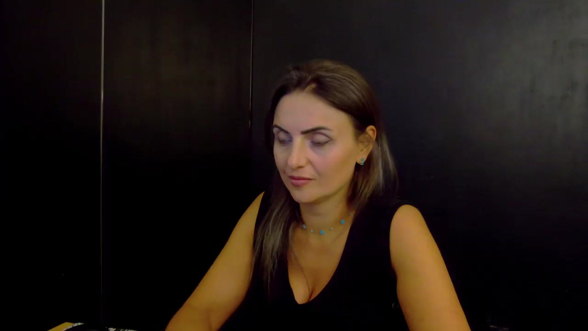 Gallery image thumbnail from OlivyaMoon's myfreecams stream on, 08/18/2026, 01:44 image 13 of 20