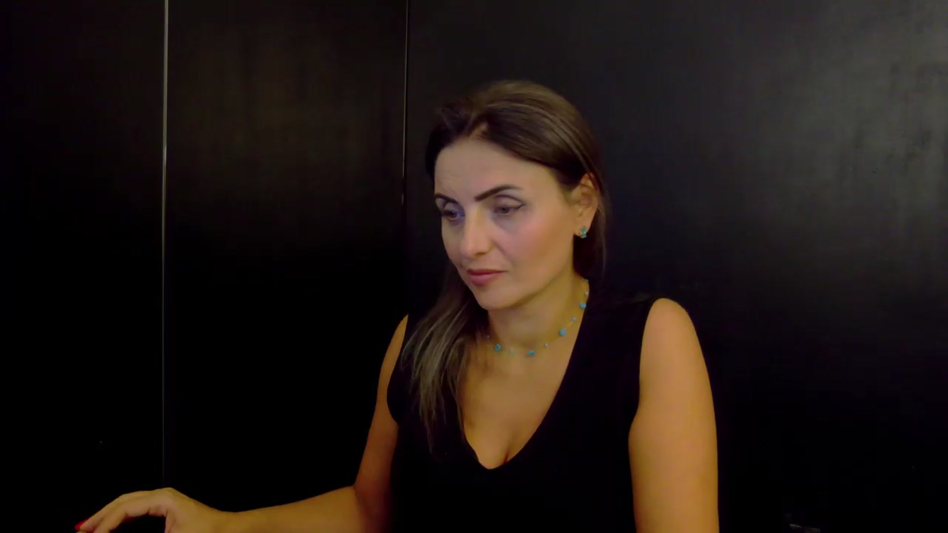 Gallery image thumbnail from OlivyaMoon's myfreecams stream on, 08/18/2026, 01:44 image 14 of 20