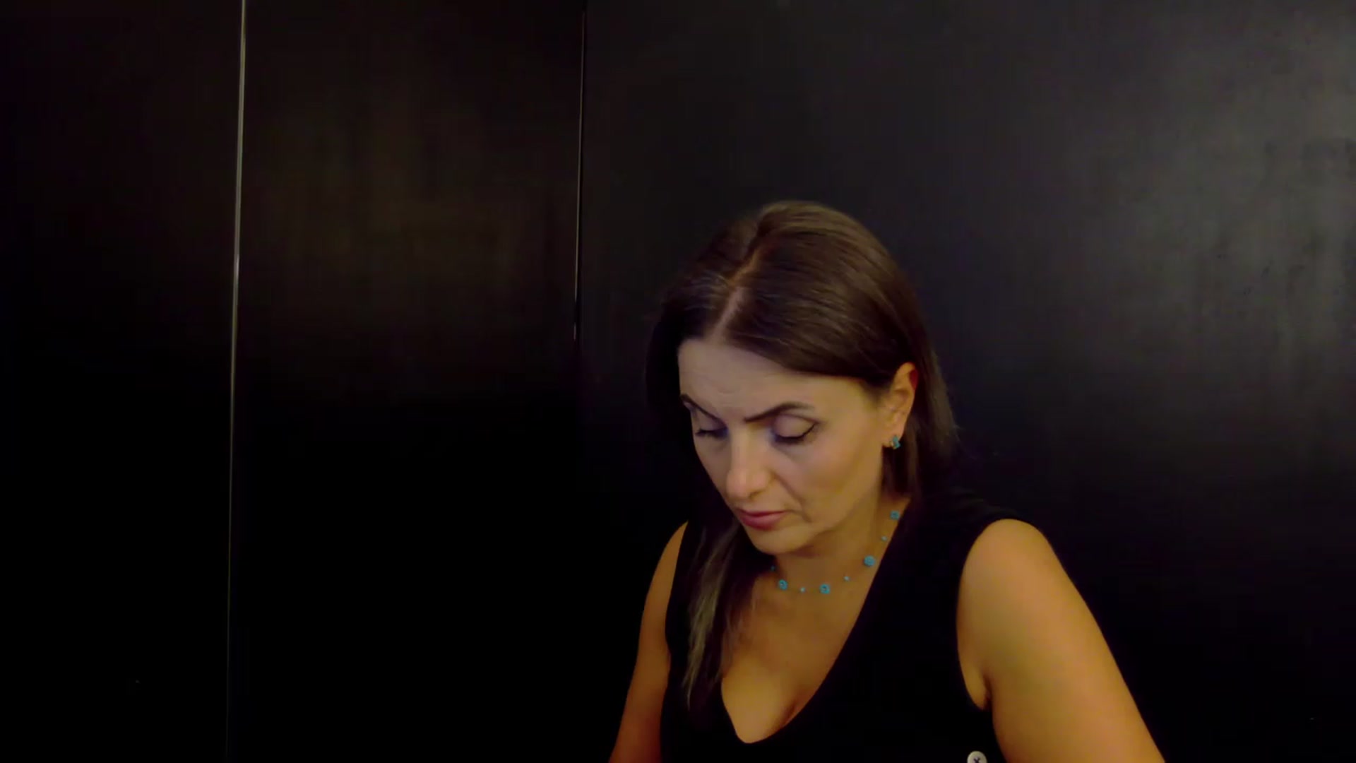 Gallery image thumbnail from OlivyaMoon's myfreecams stream on, 08/18/2026, 01:44 image 8 of 20