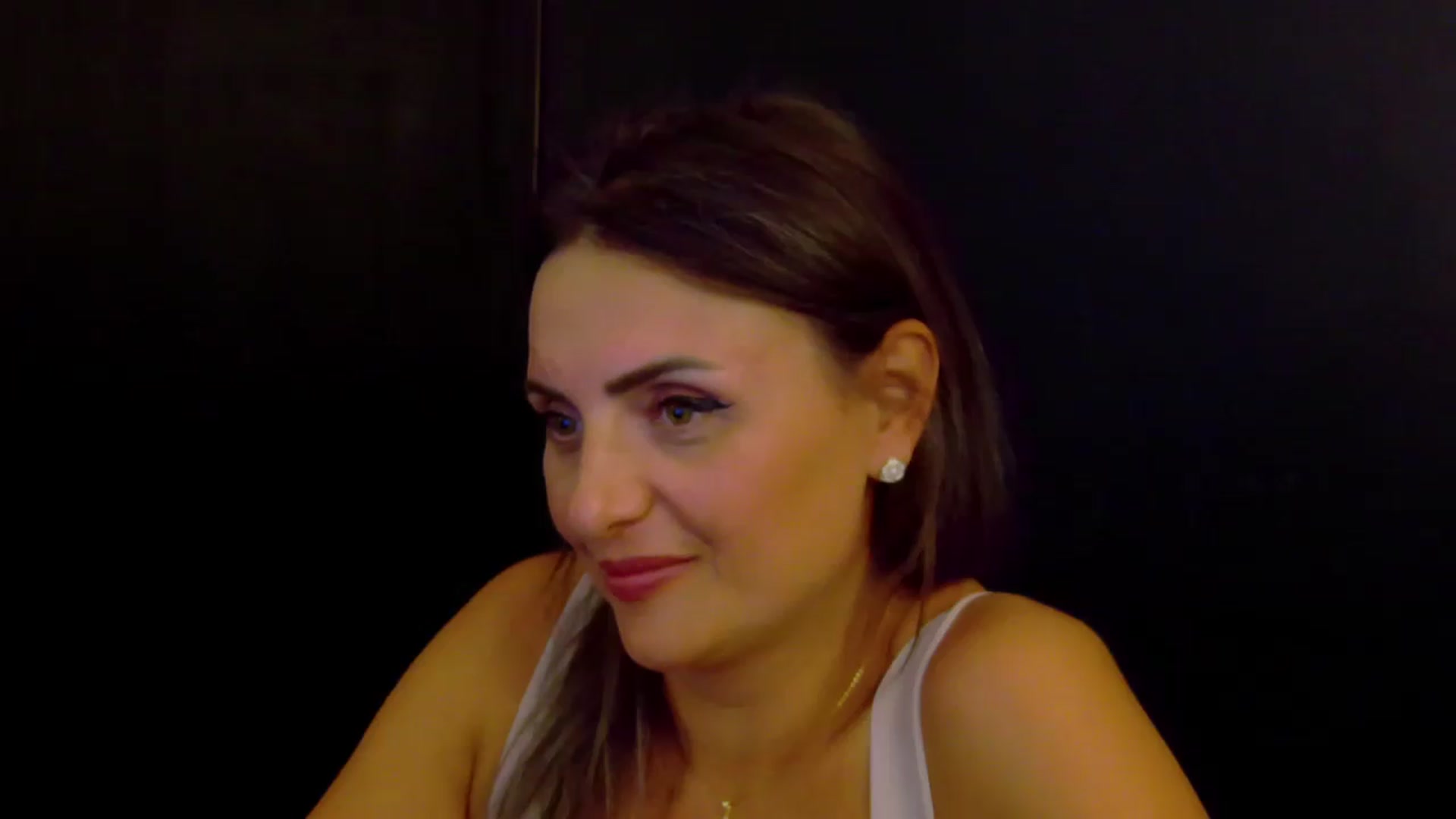 Gallery image thumbnail from OlivyaMoon's myfreecams stream on, 08/27/2026, 01:11 image 17 of 20
