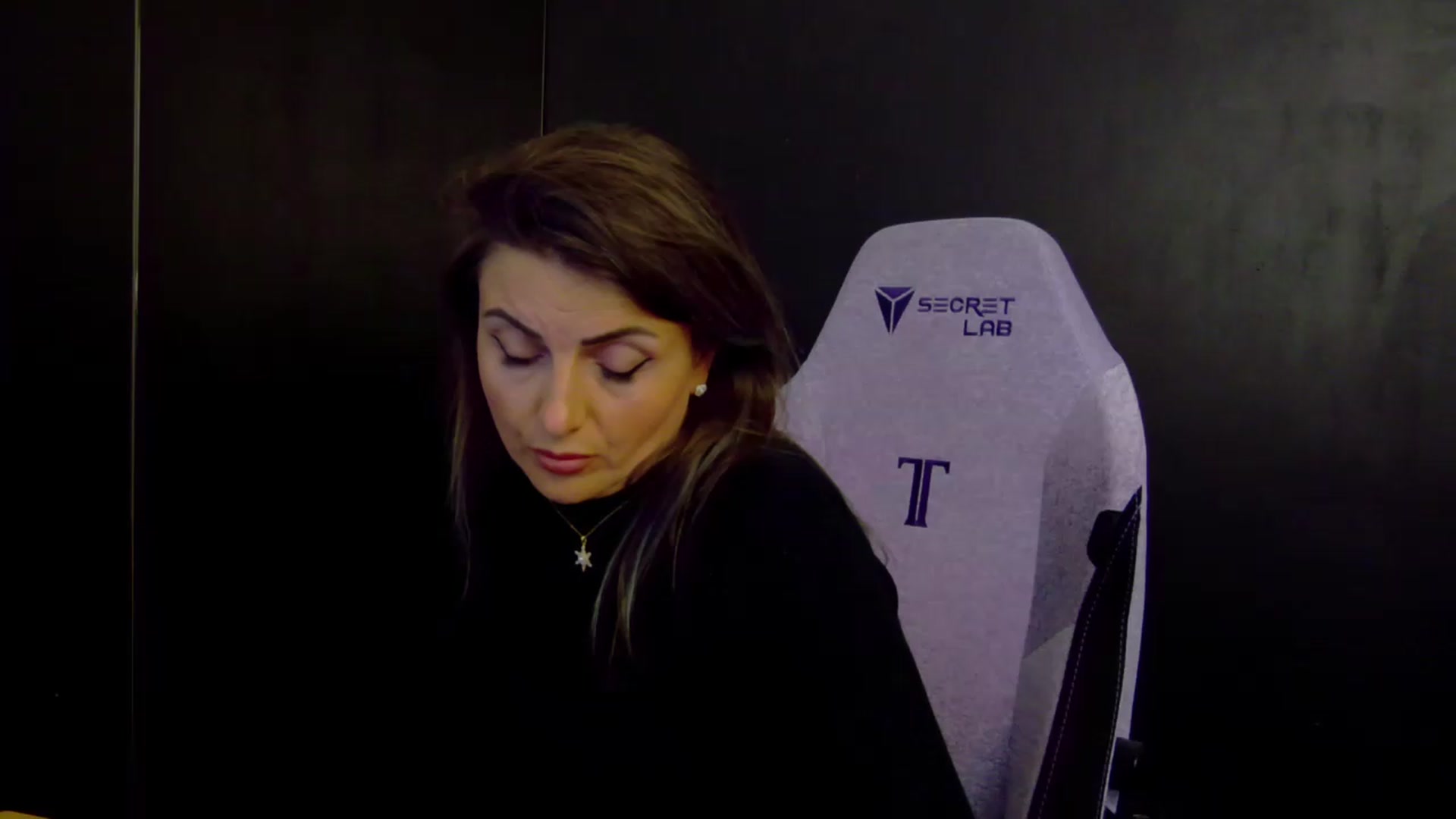 Gallery image thumbnail from OlivyaMoon's myfreecams stream on, 08/28/2026, 24:24 image 19 of 20