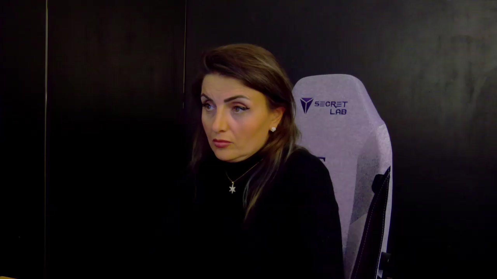 Gallery image thumbnail from OlivyaMoon's myfreecams stream on, 08/28/2026, 24:24 image 16 of 20