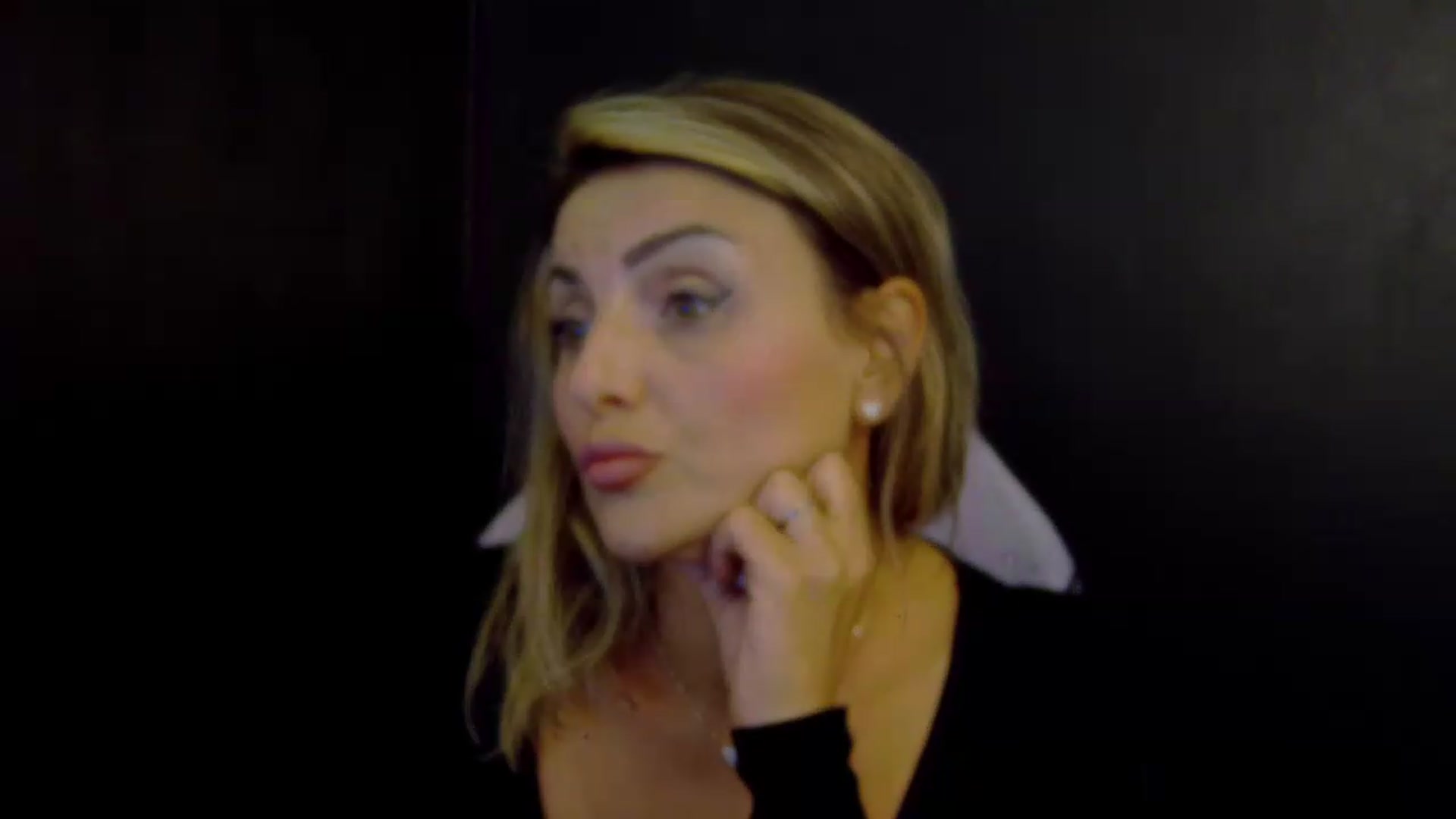 Gallery image thumbnail from OlivyaMoon's myfreecams stream on, 09/17/2026, 24:33 image 11 of 20