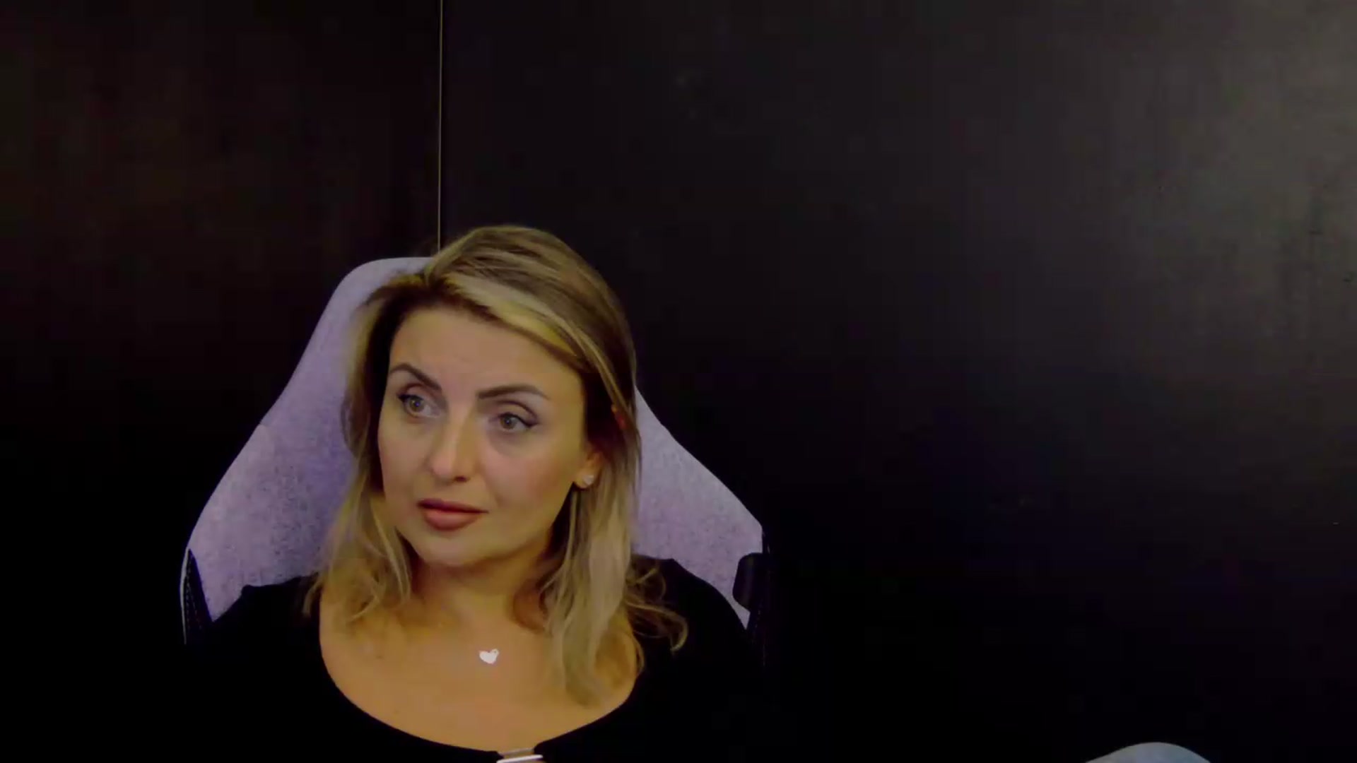 Gallery image thumbnail from OlivyaMoon's myfreecams stream on, 09/17/2026, 24:33 image 19 of 20