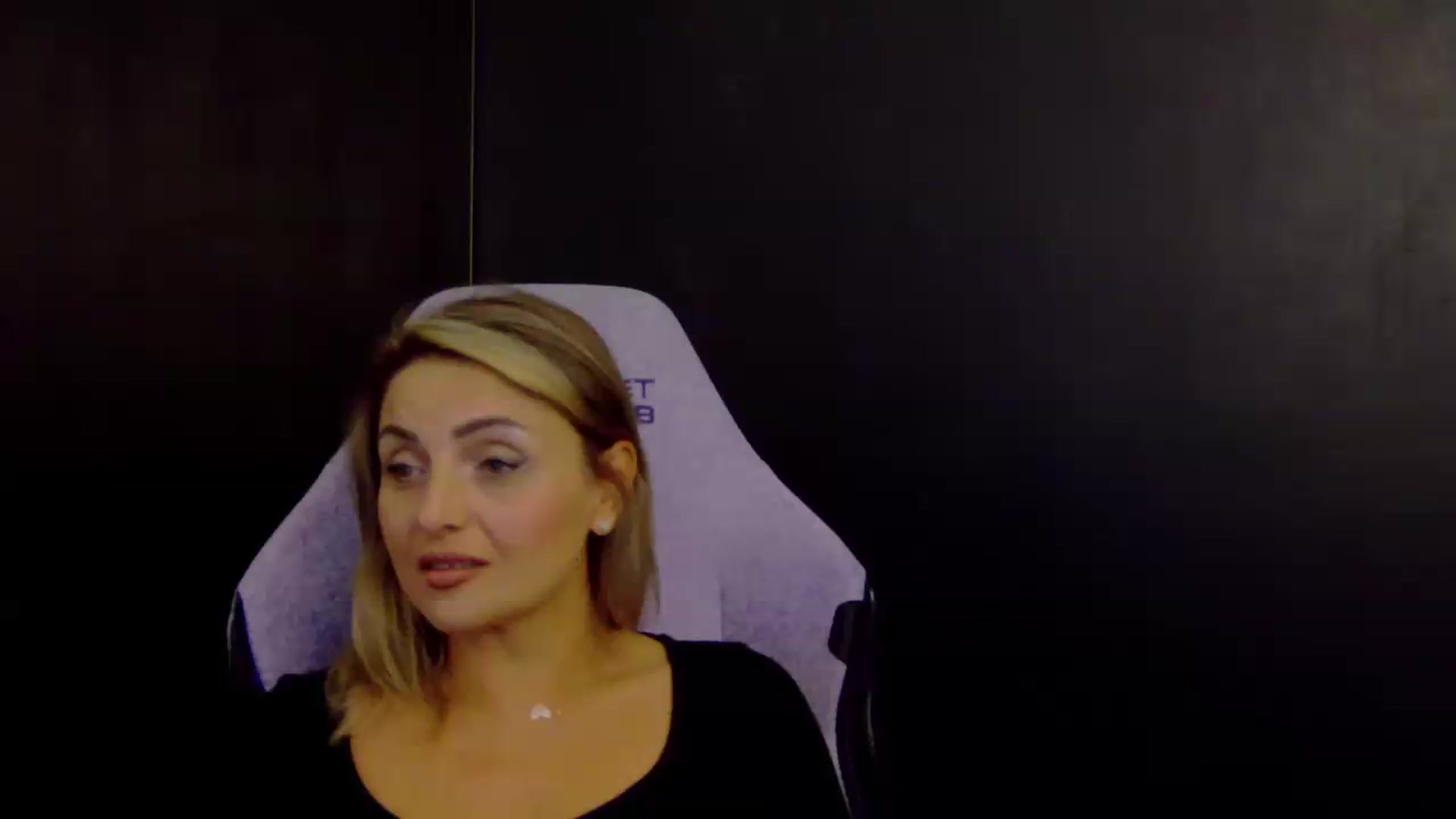 Gallery image thumbnail from OlivyaMoon's myfreecams stream on, 09/17/2026, 24:33 image 2 of 20