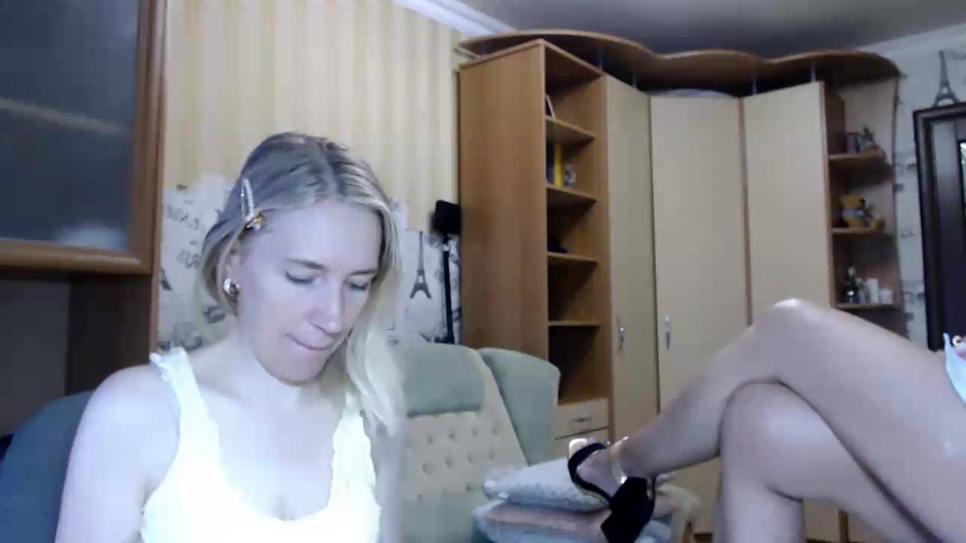 Gallery image thumbnail from Oly_nice_'s myfreecams stream on, 07/26/2026, 13:15 image 12 of 20