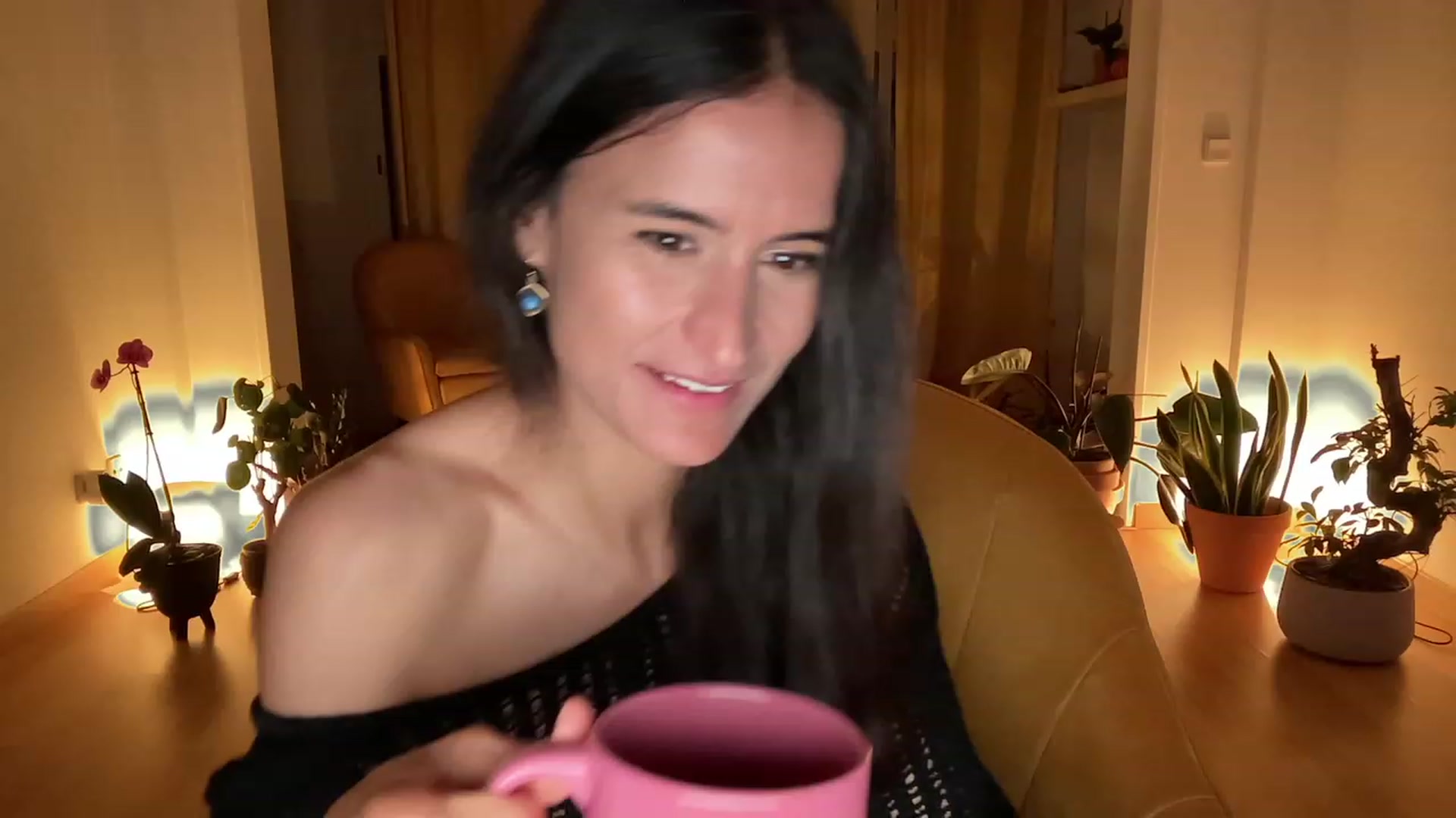 Gallery image thumbnail from Olympia_'s myfreecams stream on, 05/08/2023, 05:19 image 8 of 20