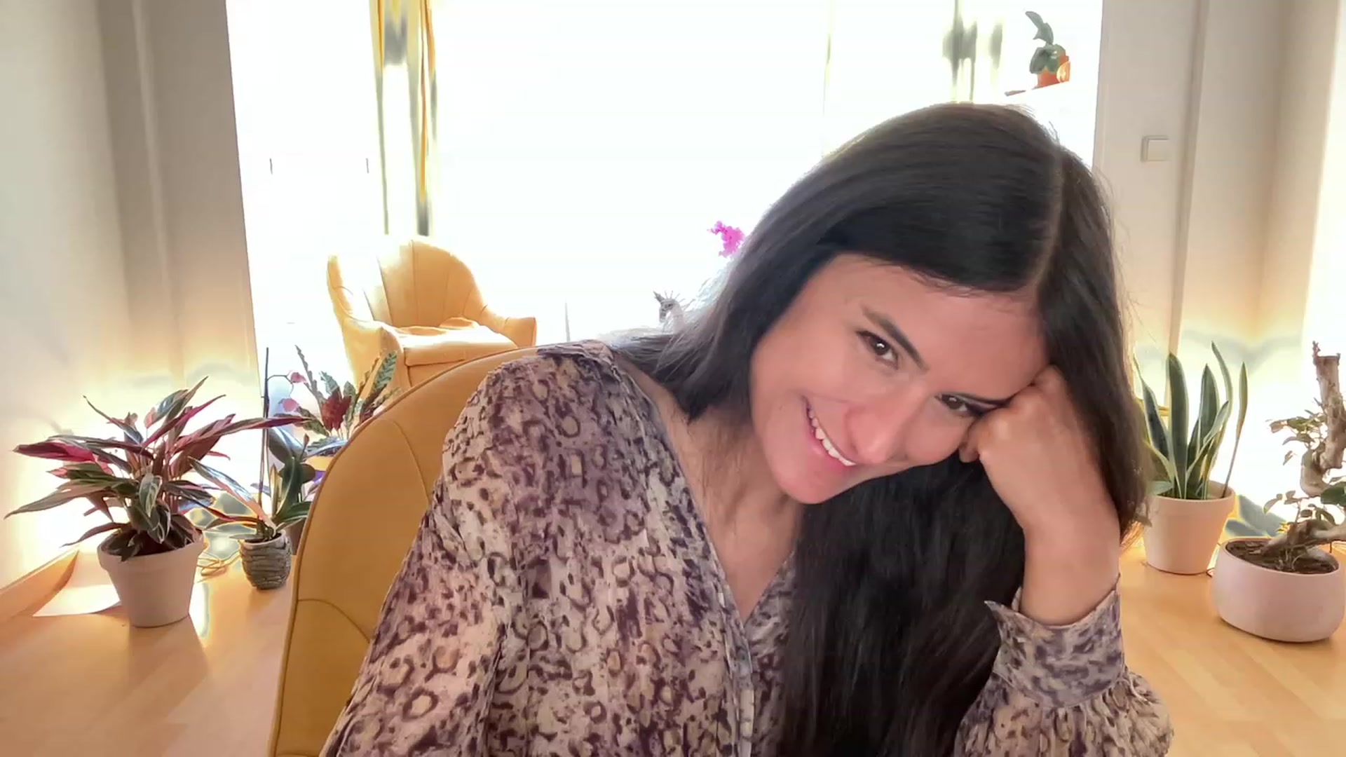Gallery image thumbnail from Olympia_'s myfreecams stream on, 05/18/2023, 07:38 image 14 of 20