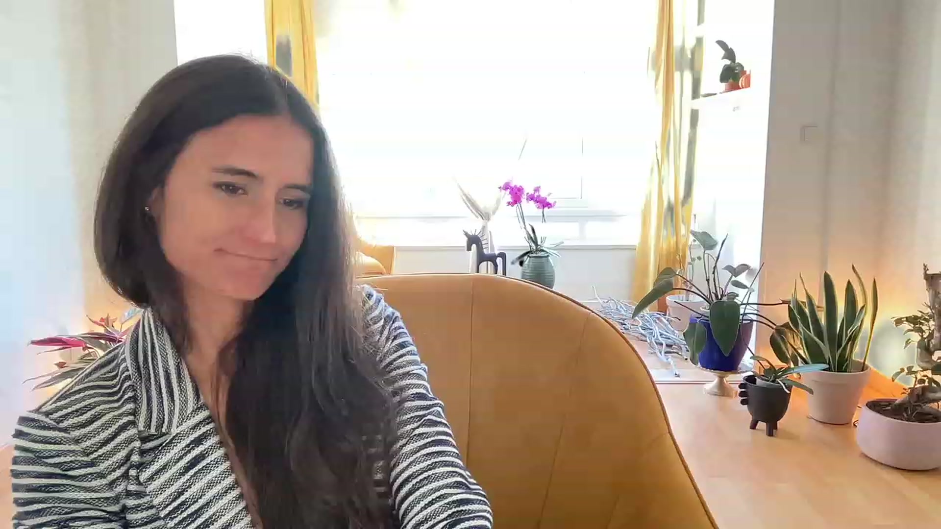 Gallery image thumbnail from Olympia_'s myfreecams stream on, 05/19/2023, 11:25 image 13 of 20