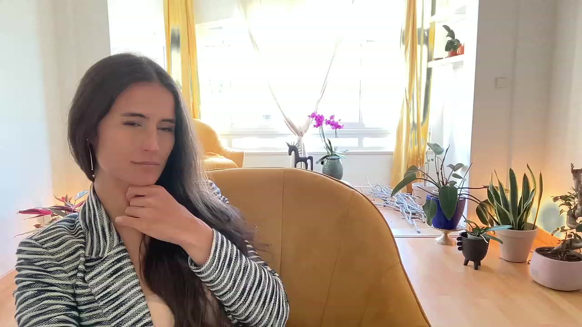 Gallery image thumbnail from Olympia_'s myfreecams stream on, 05/19/2023, 11:25 image 18 of 20