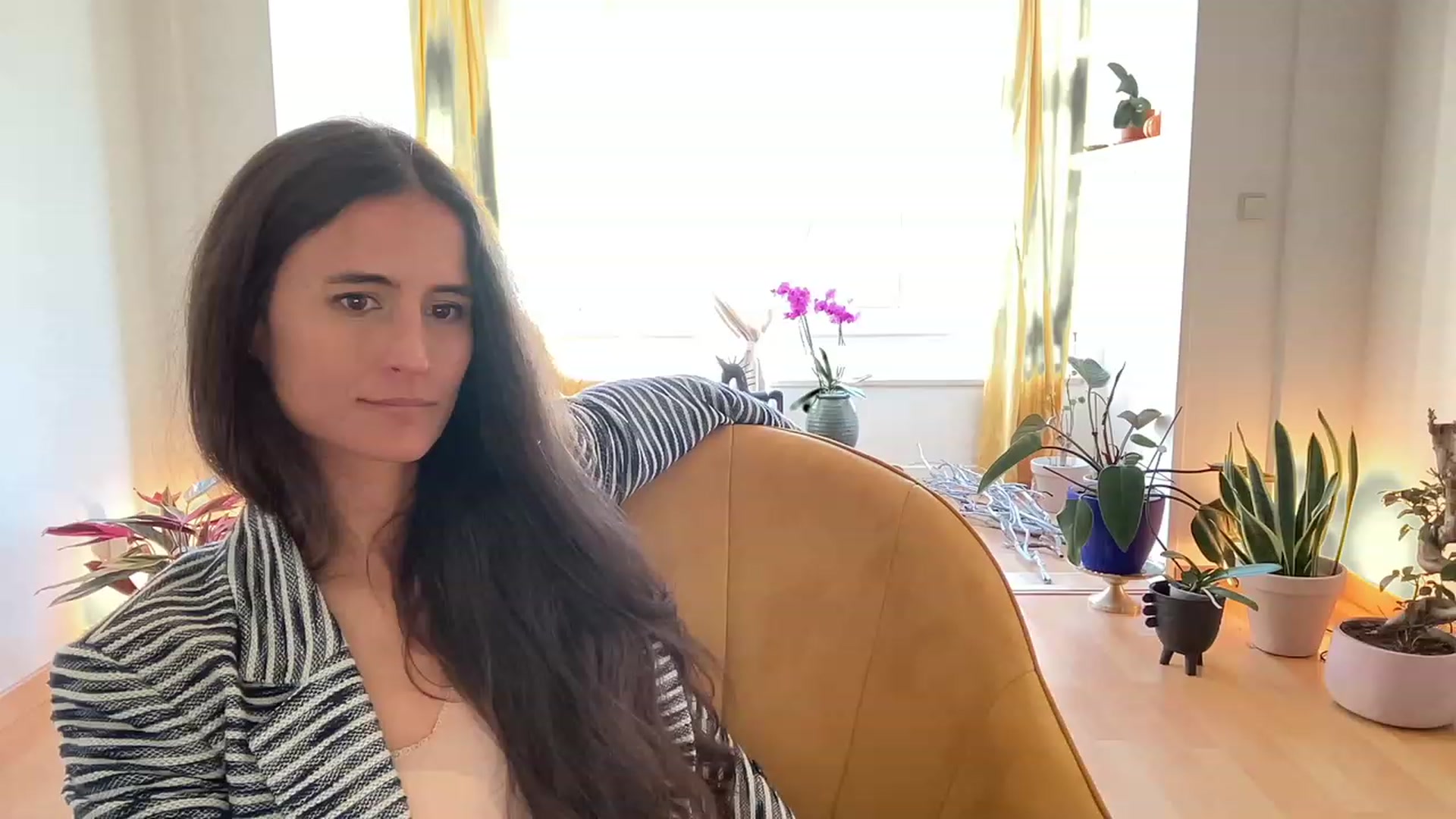 Gallery image thumbnail from Olympia_'s myfreecams stream on, 05/19/2023, 11:25 image 17 of 20