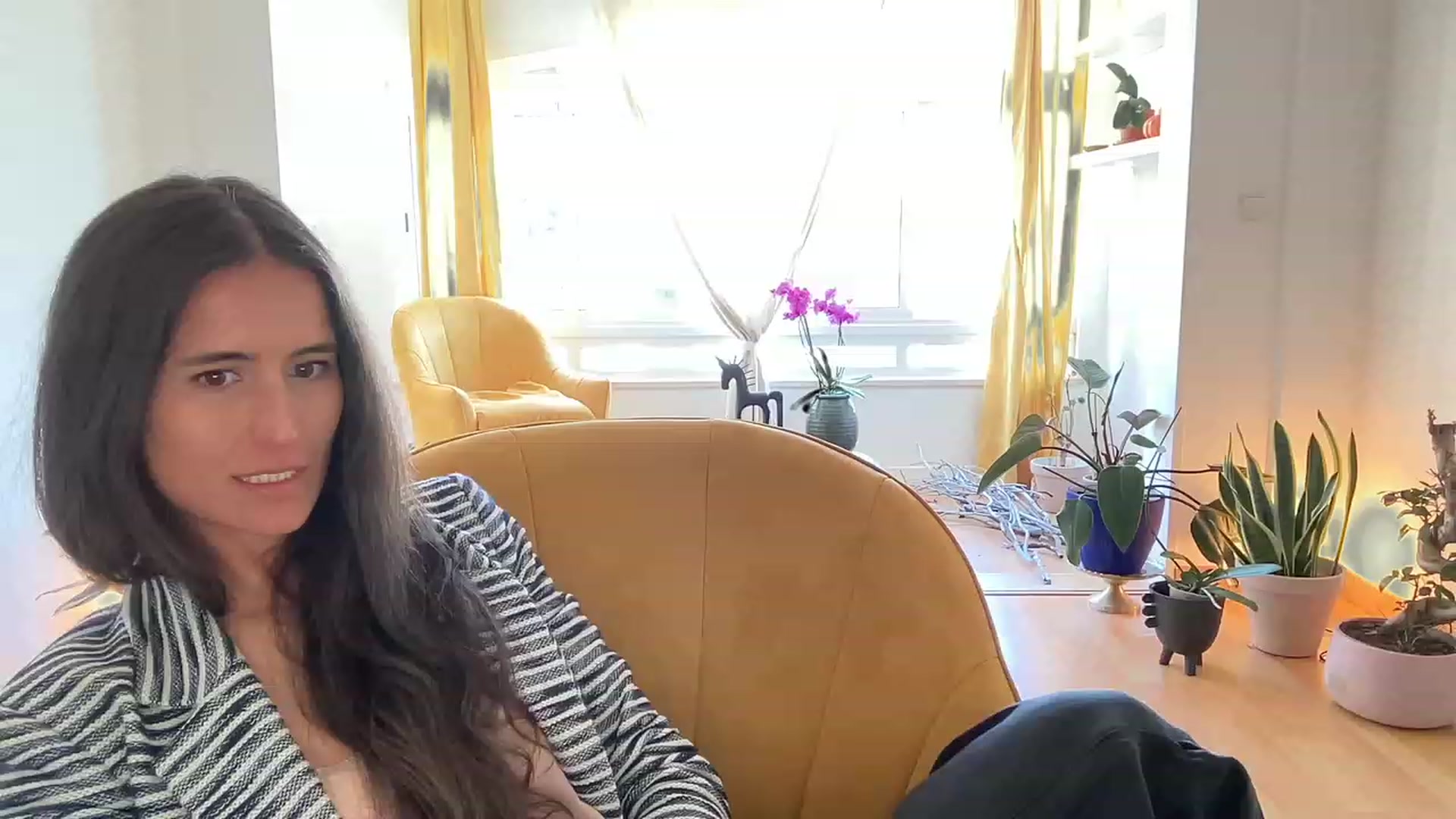 Gallery image thumbnail from Olympia_'s myfreecams stream on, 05/19/2023, 12:10 image 11 of 20