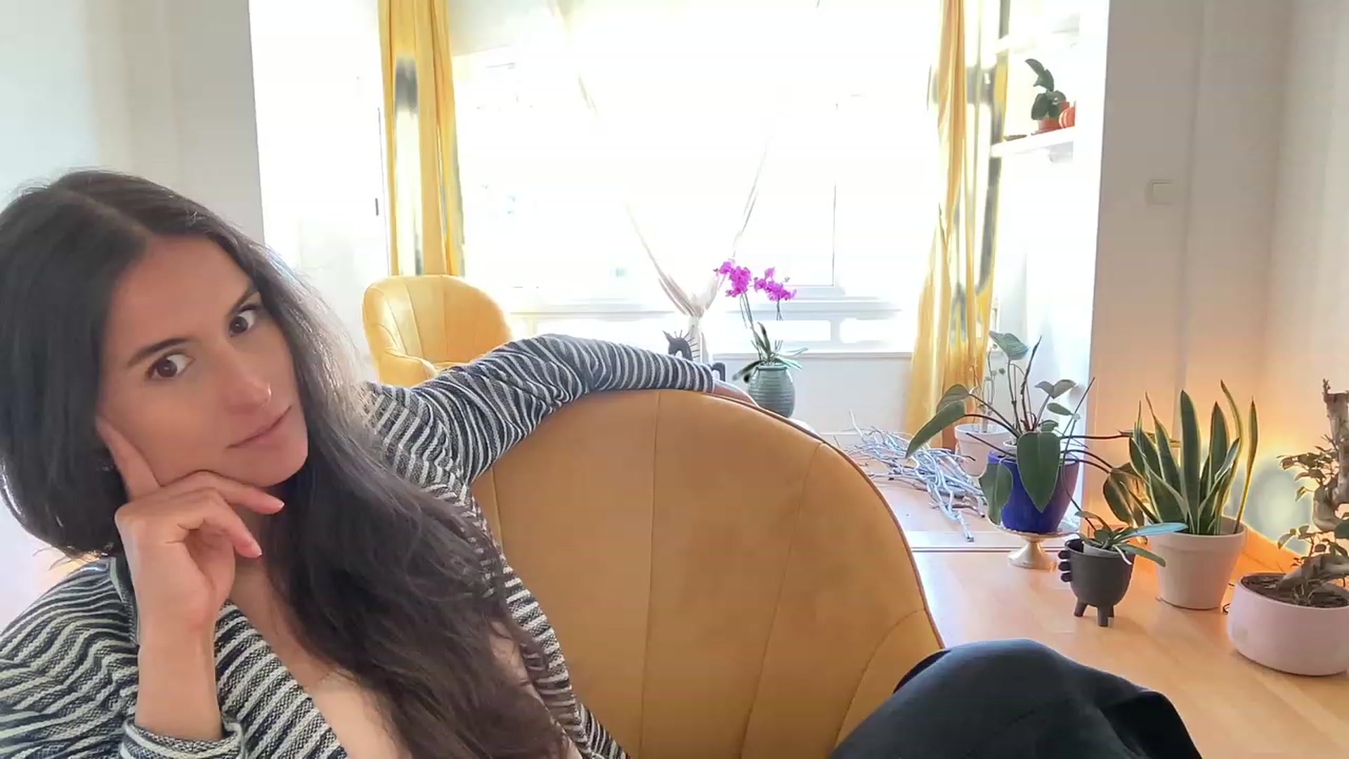 Gallery image thumbnail from Olympia_'s myfreecams stream on, 05/19/2023, 12:10 image 10 of 20