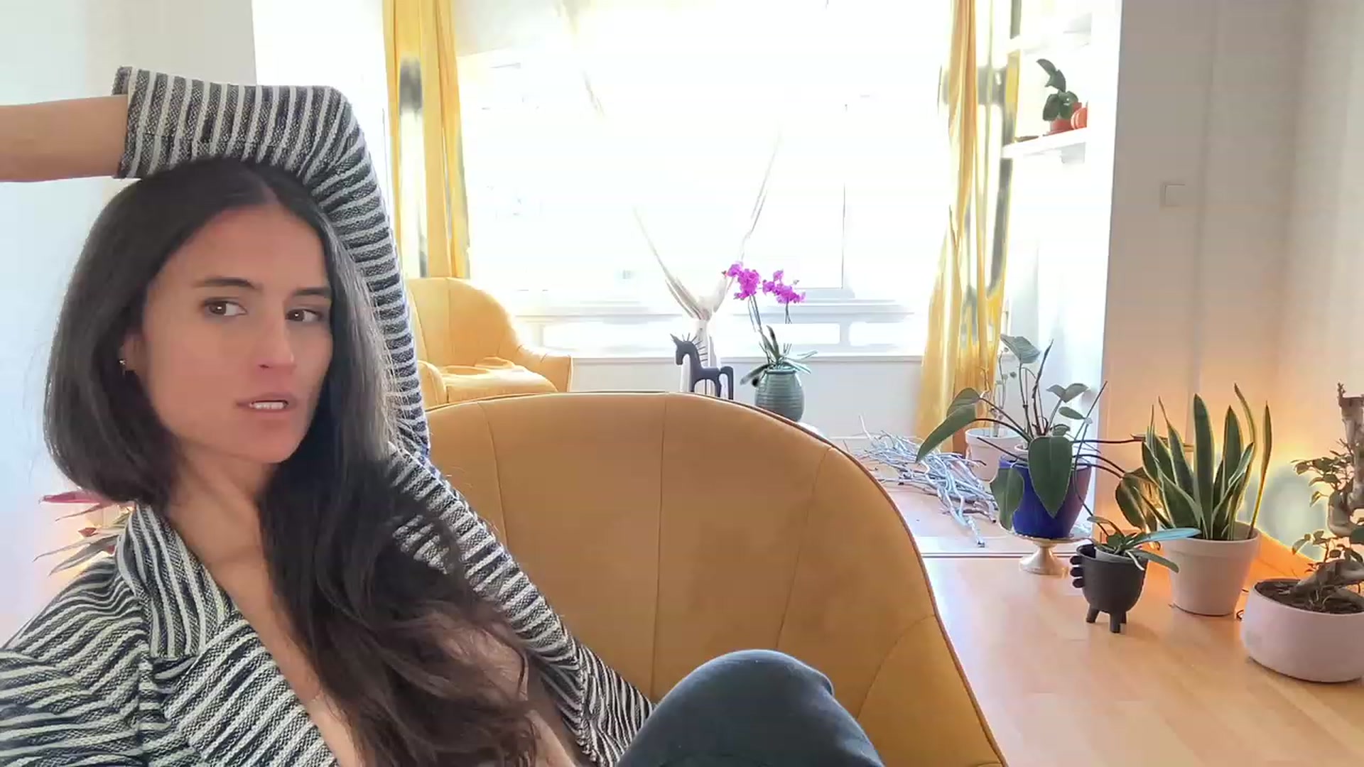 Gallery image thumbnail from Olympia_'s myfreecams stream on, 05/19/2023, 12:10 image 9 of 20