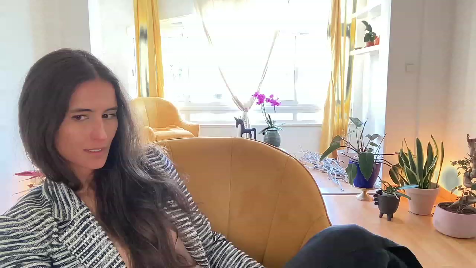Gallery image thumbnail from Olympia_'s myfreecams stream on, 05/19/2023, 12:10 image 6 of 20