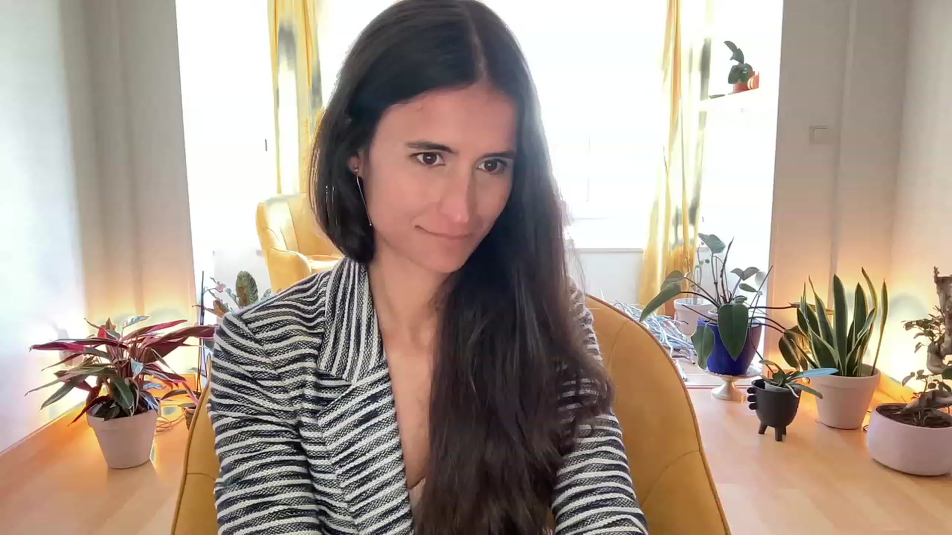 Gallery image thumbnail from Olympia_'s myfreecams stream on, 05/19/2023, 13:00 image 3 of 20