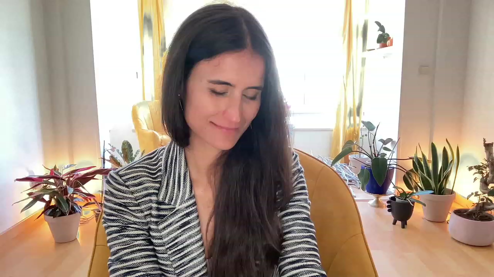 Gallery image thumbnail from Olympia_'s myfreecams stream on, 05/19/2023, 13:00 image 15 of 20