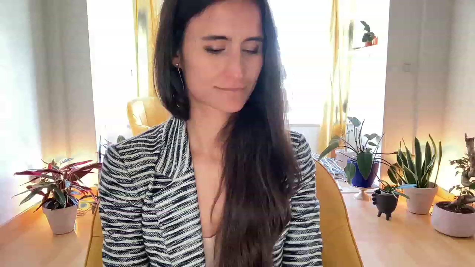 Gallery image thumbnail from Olympia_'s myfreecams stream on, 05/19/2023, 13:00 image 11 of 20