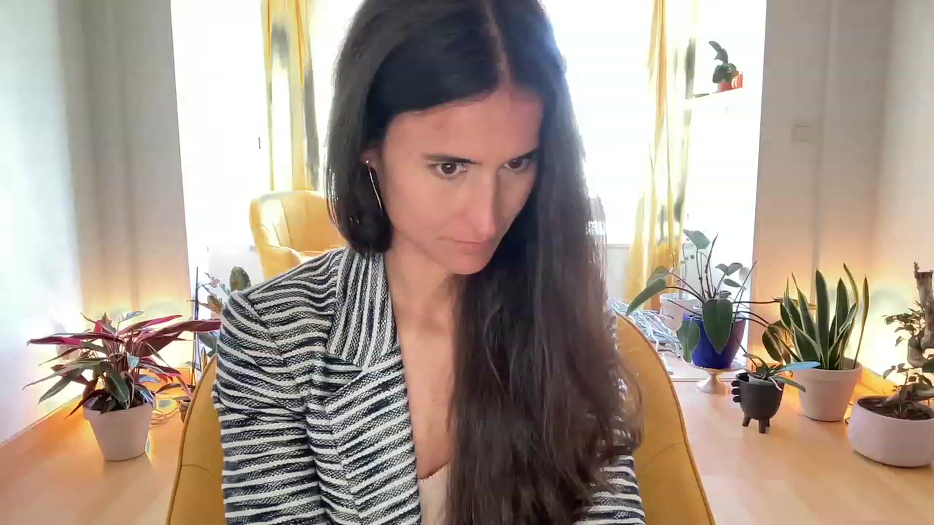 Gallery image thumbnail from Olympia_'s myfreecams stream on, 05/19/2023, 13:00 image 9 of 20