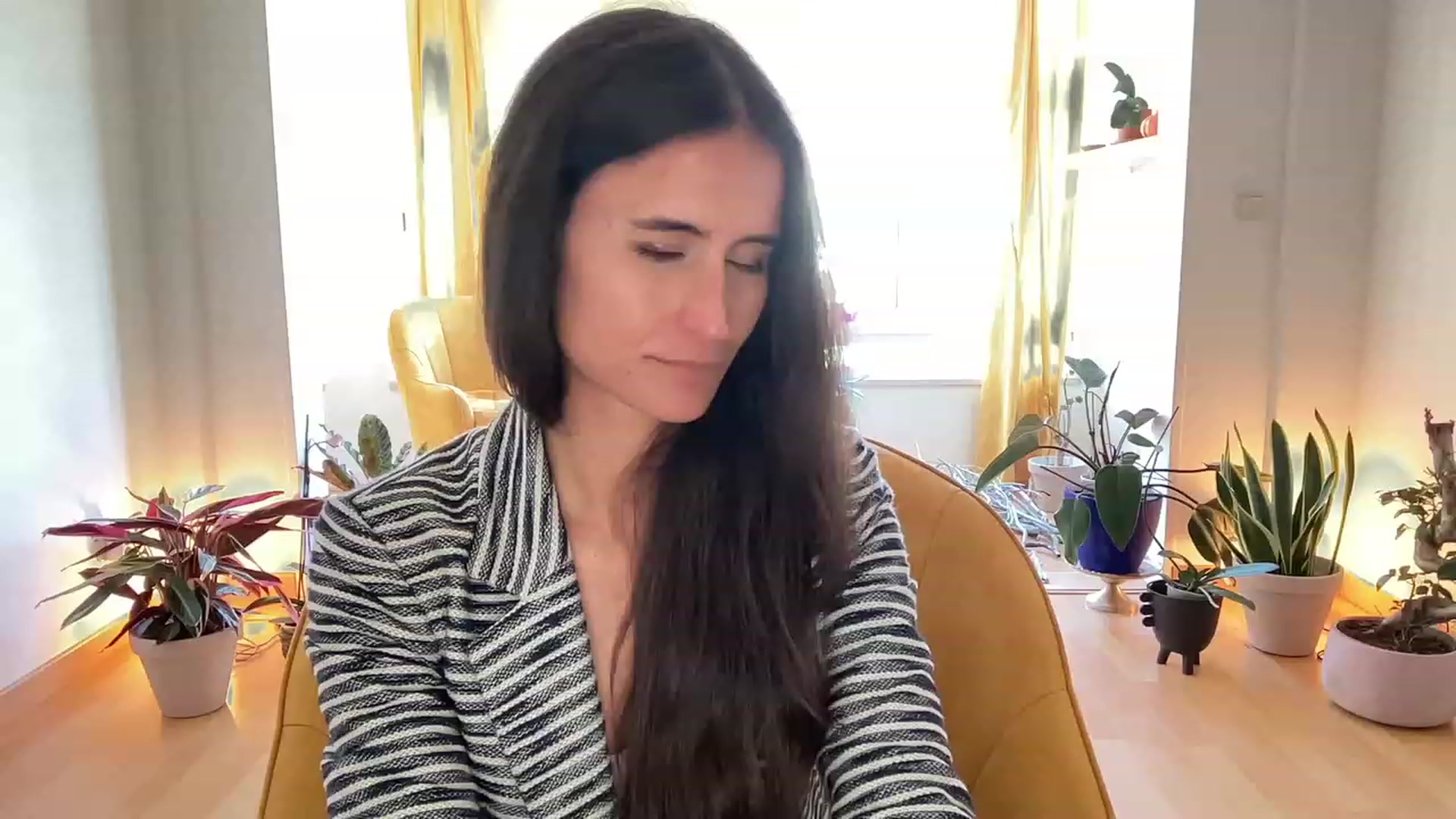 Gallery image thumbnail from Olympia_'s myfreecams stream on, 05/19/2023, 13:00 image 16 of 20