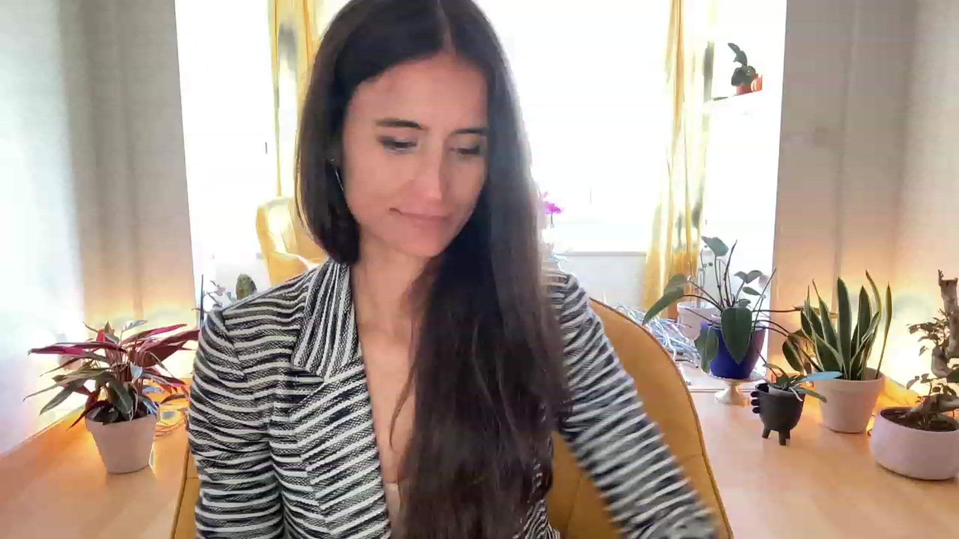 Gallery image thumbnail from Olympia_'s myfreecams stream on, 05/19/2023, 13:00 image 12 of 20