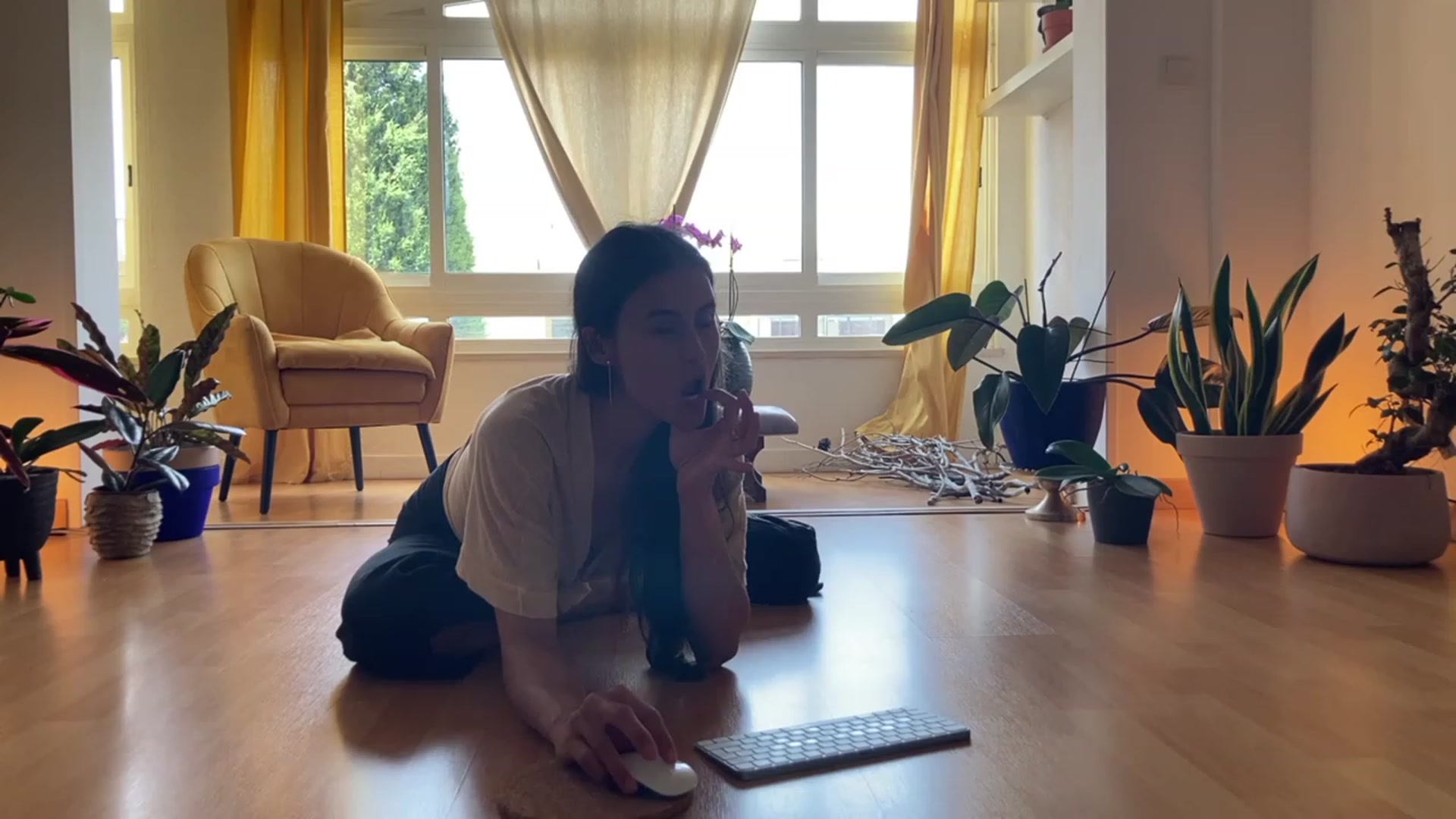 Gallery image thumbnail from Olympia_'s myfreecams stream on, 06/08/2023, 15:01 image 6 of 20