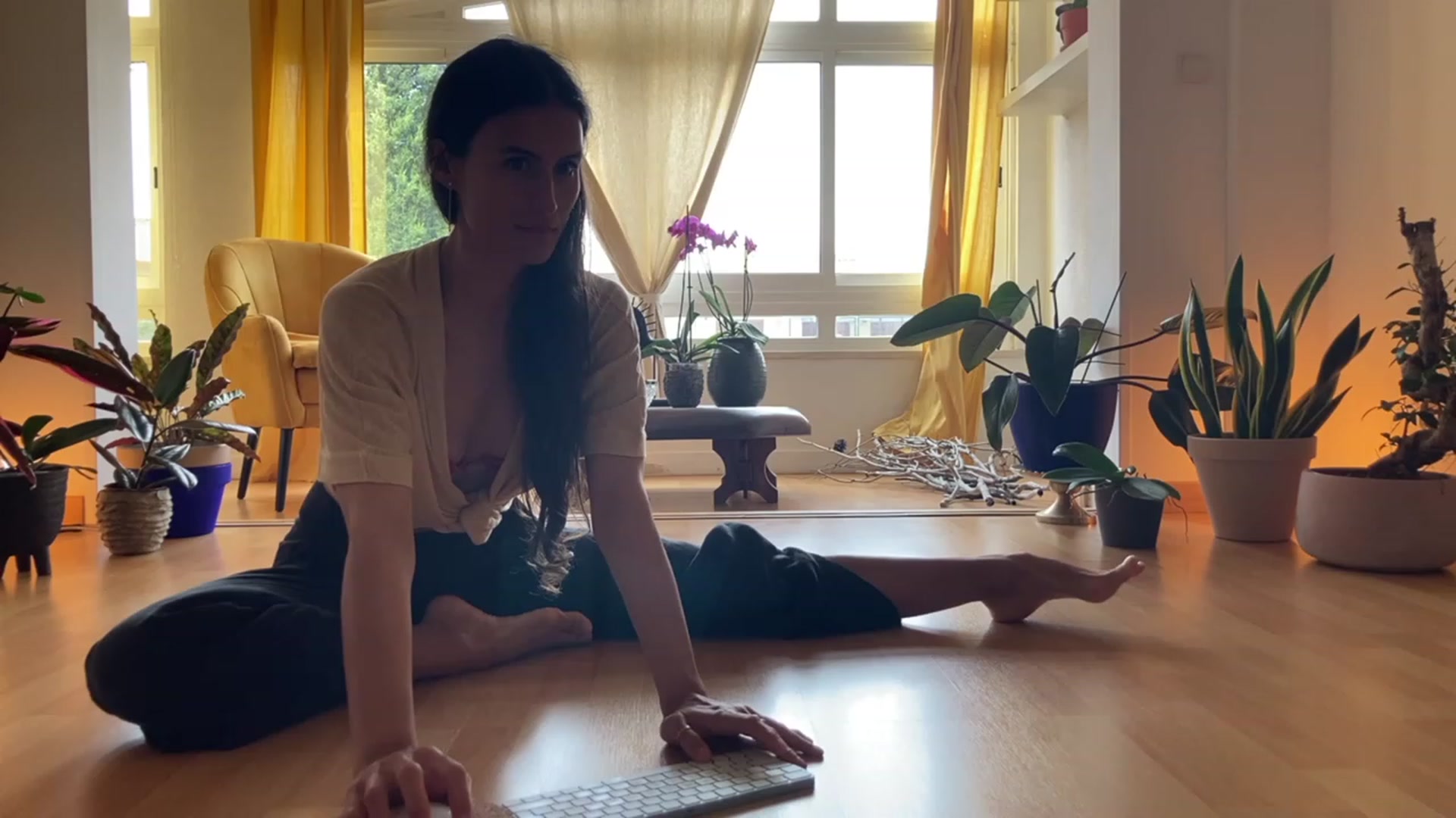 Gallery image thumbnail from Olympia_'s myfreecams stream on, 06/08/2023, 15:01 image 2 of 20