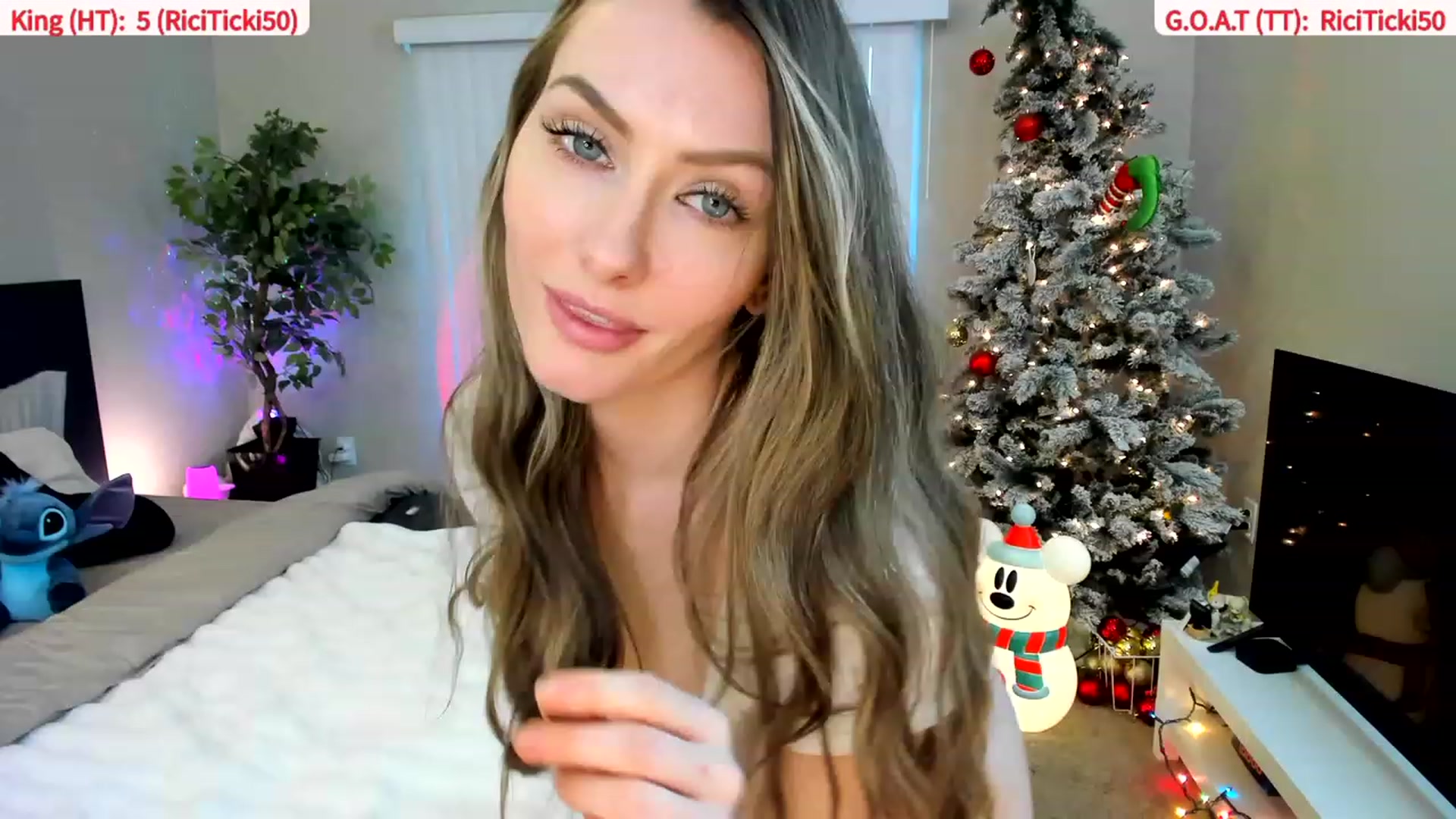Gallery image thumbnail from Olyvia's myfreecams stream on, 12/06/2023, 21:03 image 17 of 20