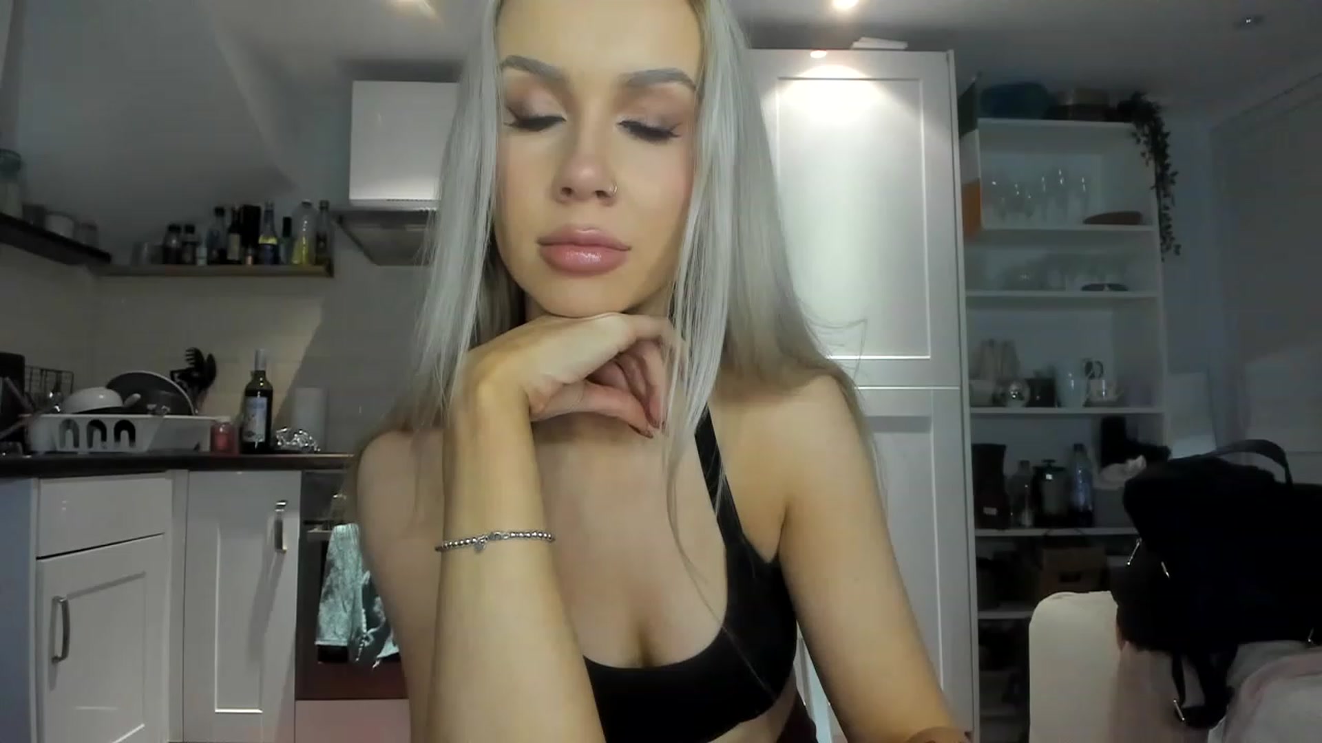 Gallery image thumbnail from OmgSophia's myfreecams stream on, 12/06/2022, 22:22 image 6 of 20