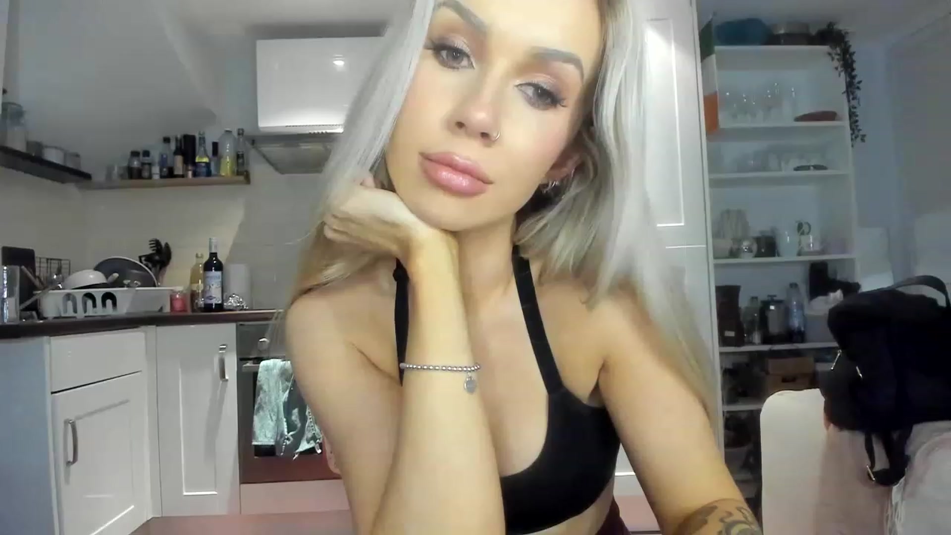 Gallery image thumbnail from OmgSophia's myfreecams stream on, 12/06/2022, 22:22 image 3 of 20