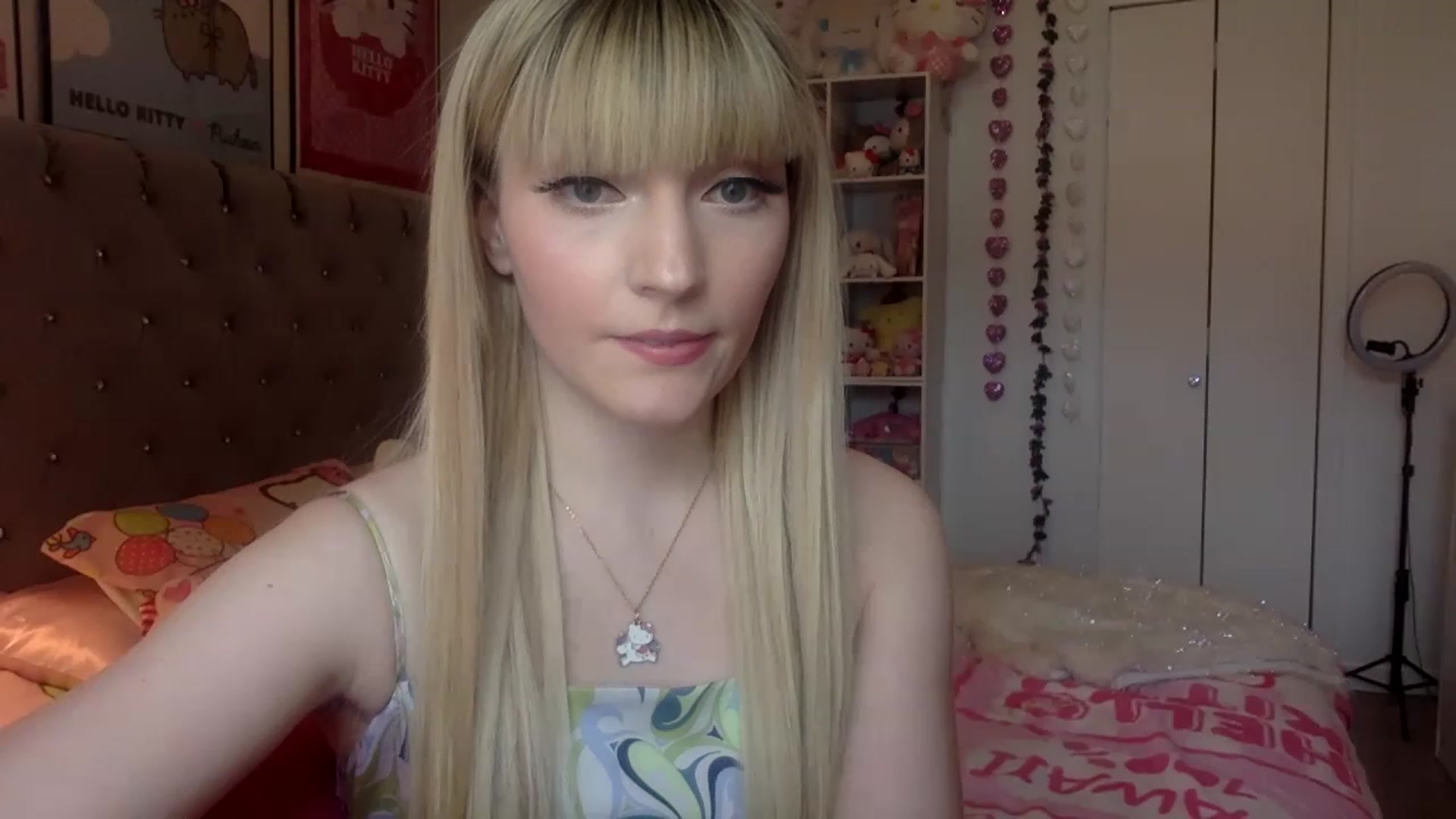 Gallery image thumbnail from Omg_emily's myfreecams stream on, 03/28/2023, 20:13 image 2 of 20