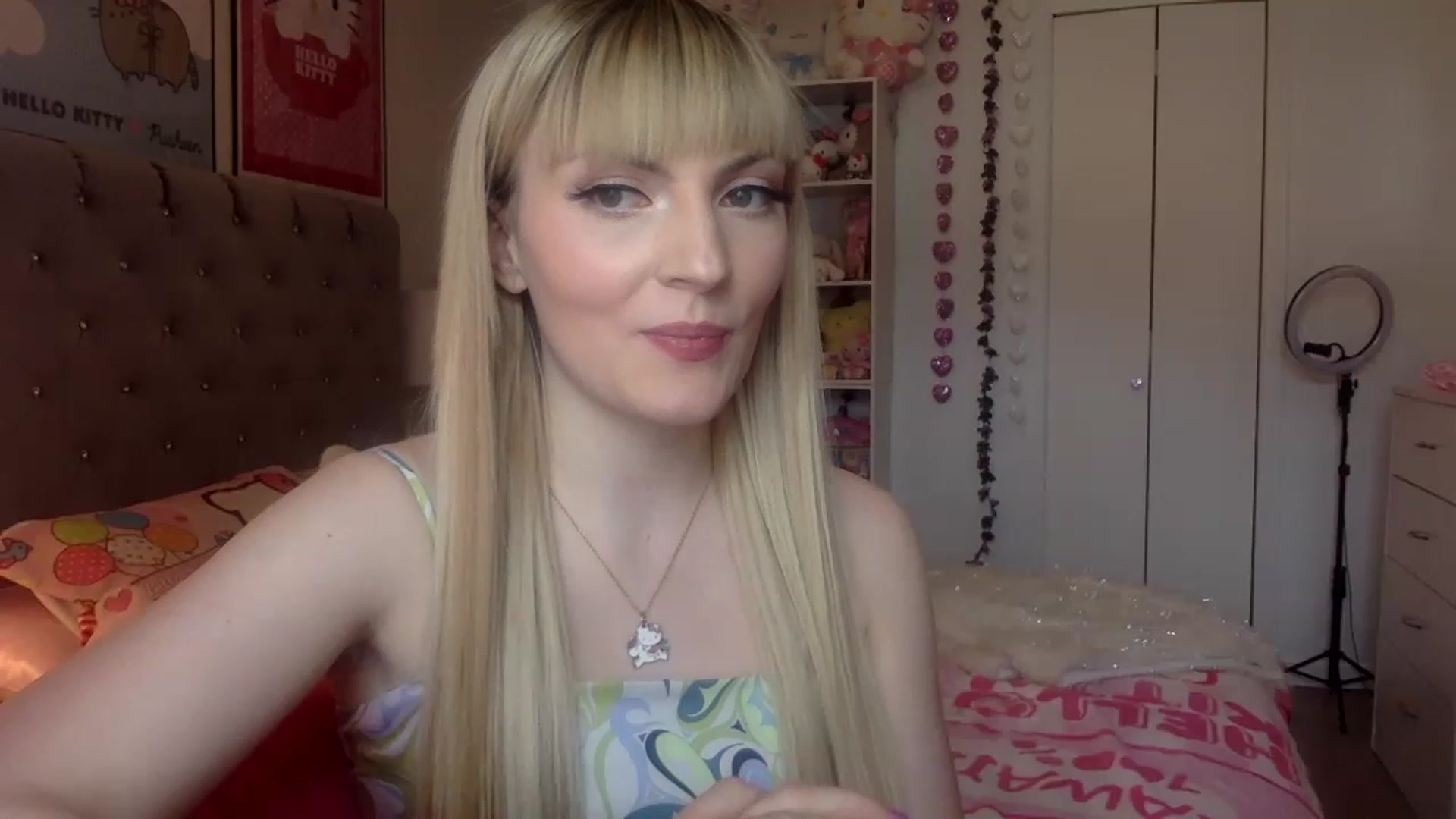 Gallery image thumbnail from Omg_emily's myfreecams stream on, 03/28/2023, 20:13 image 1 of 20
