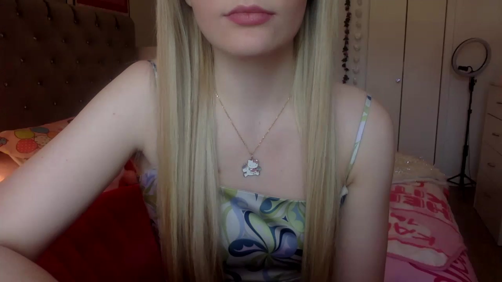 Gallery image thumbnail from Omg_emily's myfreecams stream on, 03/28/2023, 20:13 image 19 of 20