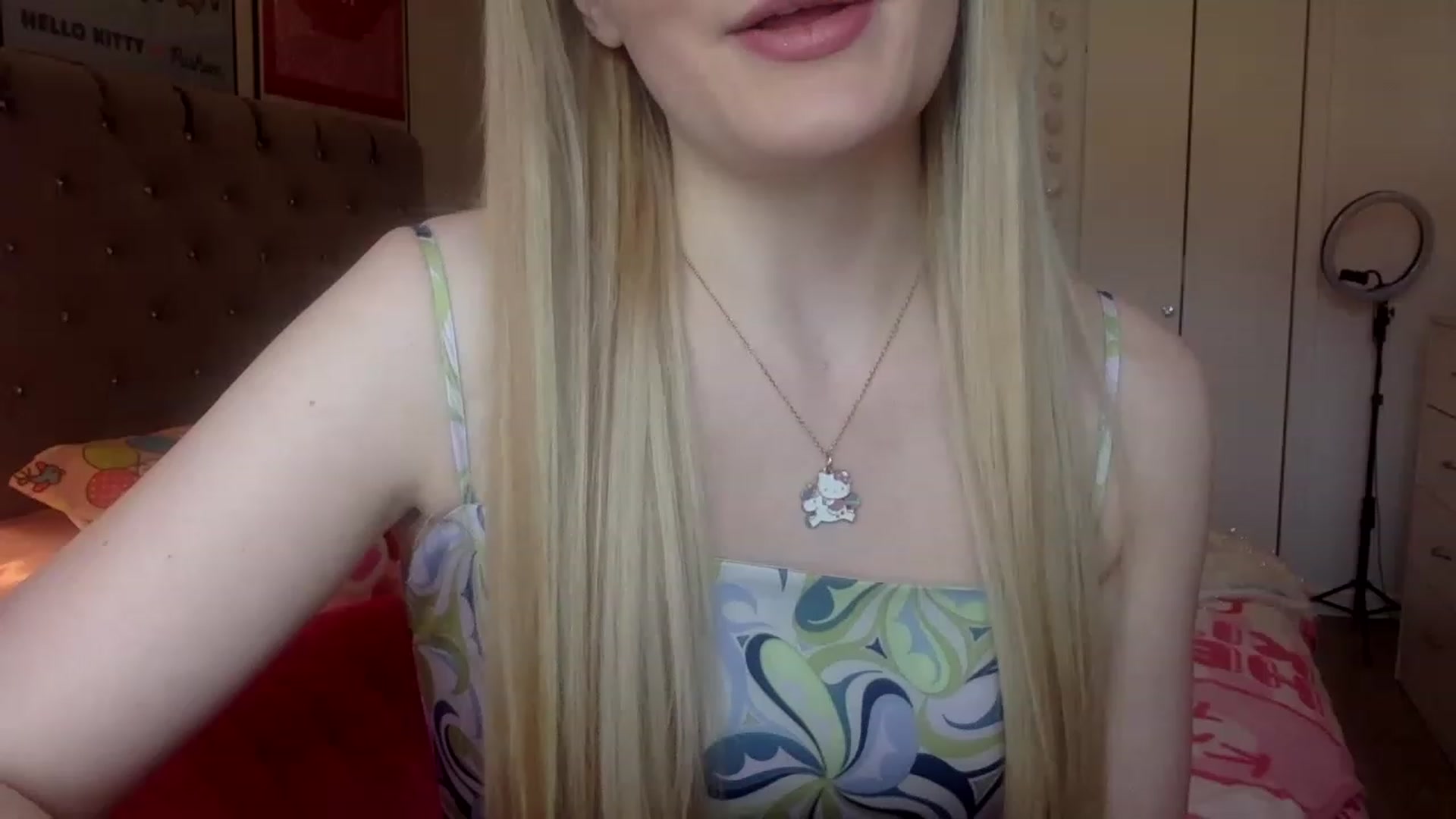 Gallery image thumbnail from Omg_emily's myfreecams stream on, 03/28/2023, 20:13 image 12 of 20