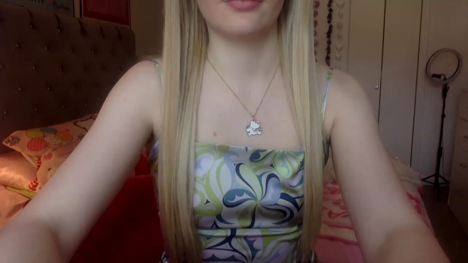 Gallery image thumbnail from Omg_emily's myfreecams stream on, 03/28/2023, 20:13 image 14 of 20