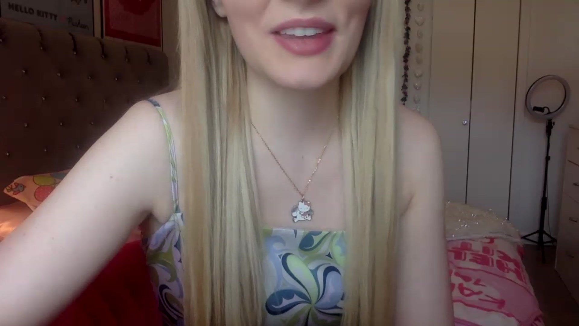 Gallery image thumbnail from Omg_emily's myfreecams stream on, 03/28/2023, 20:13 image 5 of 20