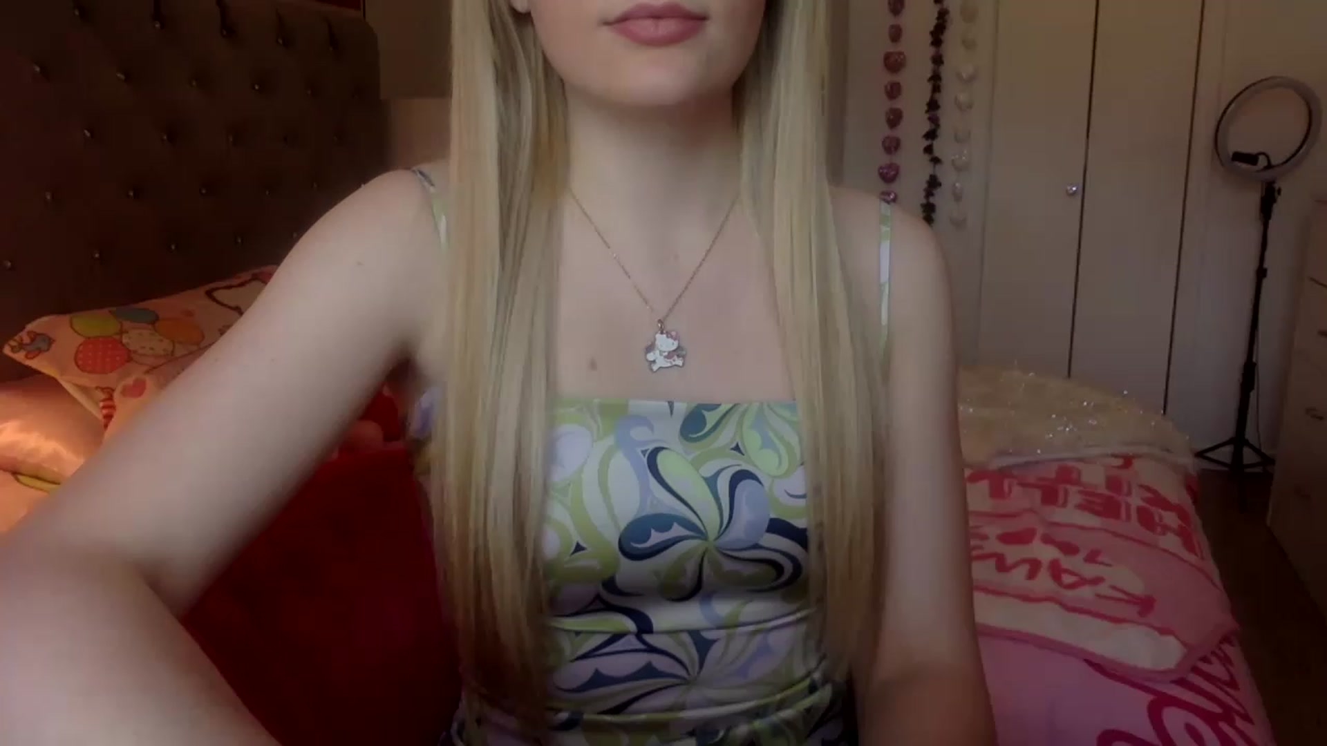 Gallery image thumbnail from Omg_emily's myfreecams stream on, 03/28/2023, 20:13 image 17 of 20
