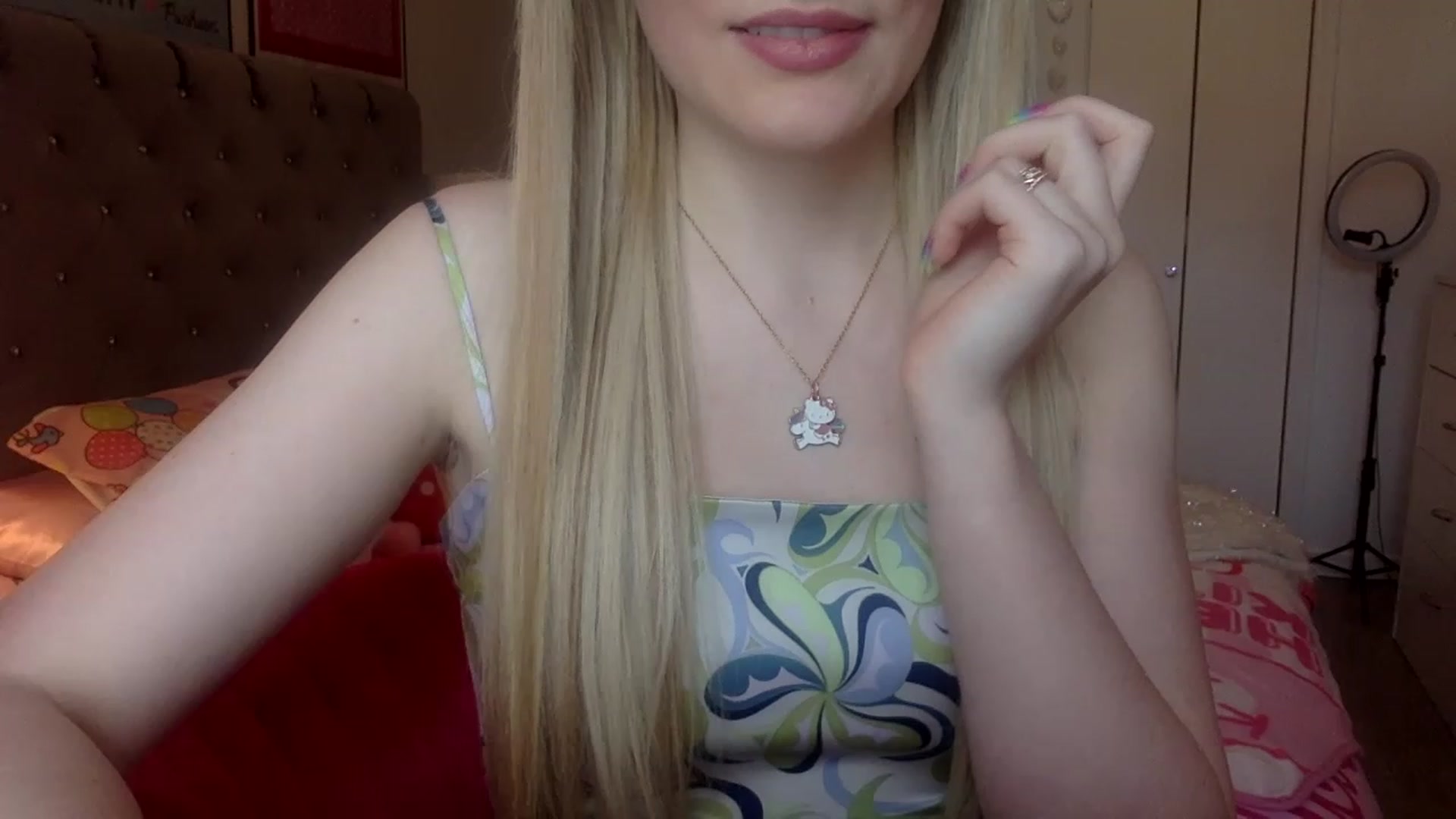 Gallery image thumbnail from Omg_emily's myfreecams stream on, 03/28/2023, 20:13 image 13 of 20