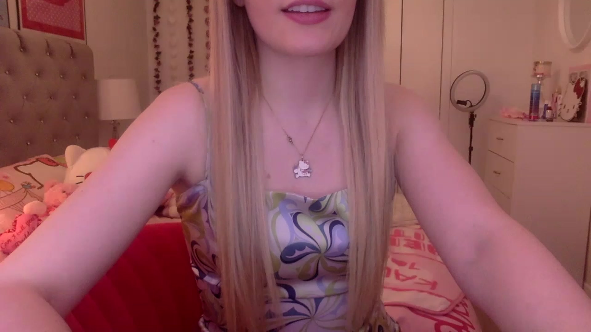 Gallery image thumbnail from Omg_emily's myfreecams stream on, 03/28/2023, 20:40 image 10 of 20