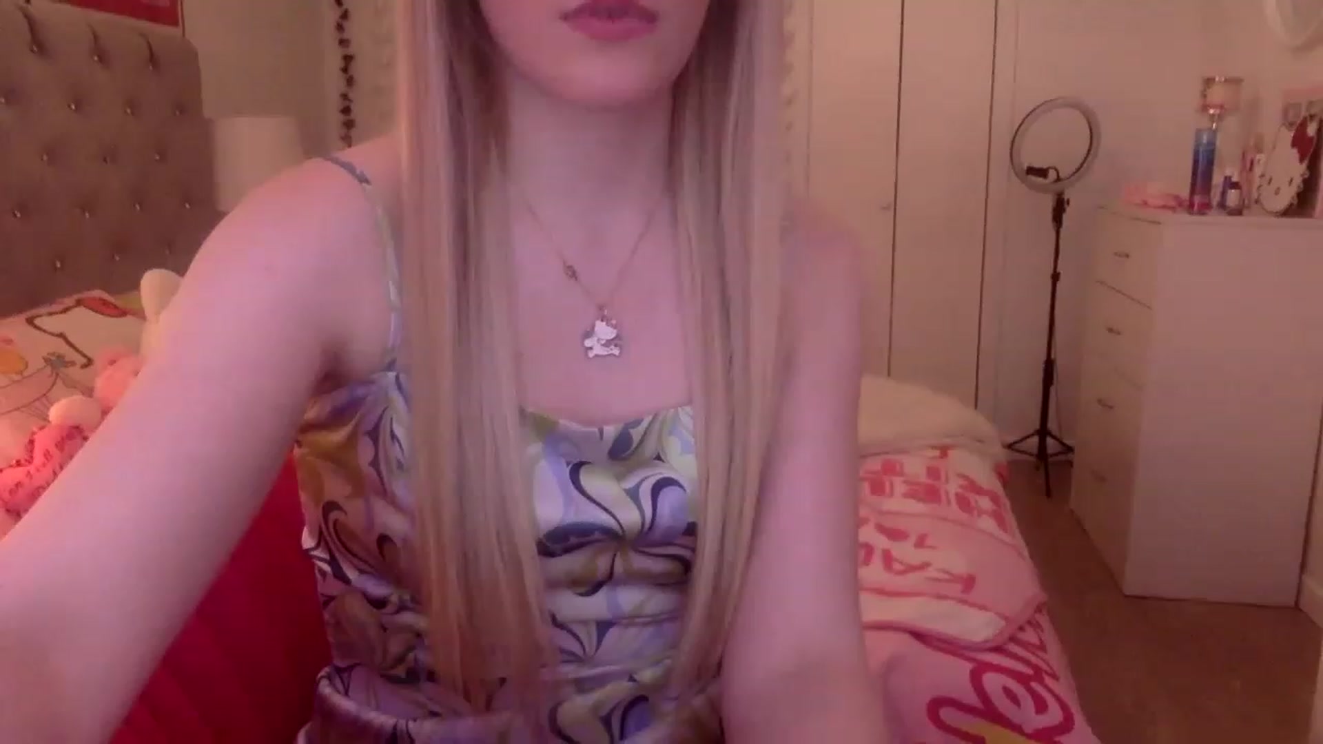Gallery image thumbnail from Omg_emily's myfreecams stream on, 03/28/2023, 20:40 image 12 of 20