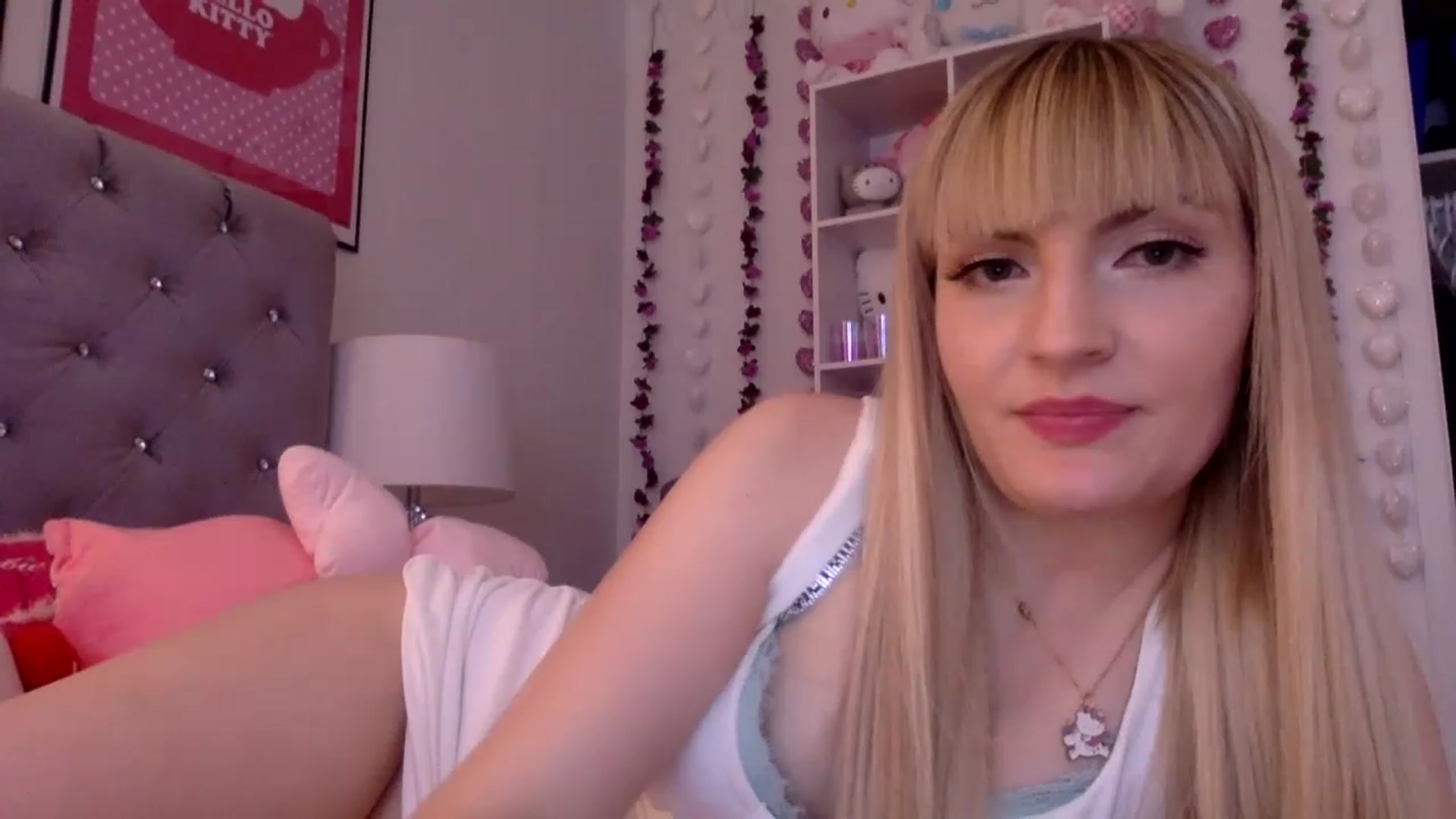 Gallery image thumbnail from Omg_emily's myfreecams stream on, 03/29/2023, 19:42 image 4 of 20