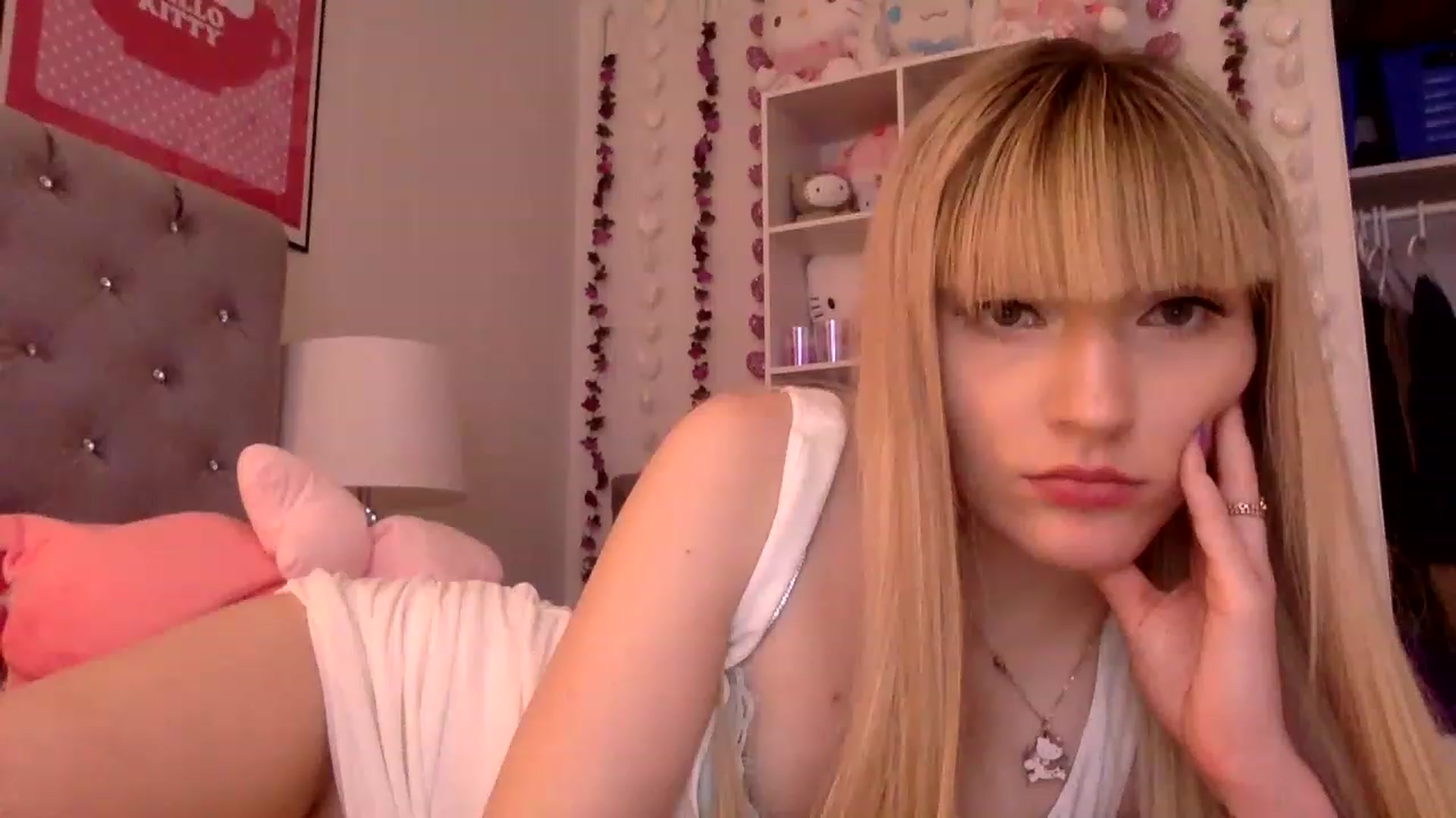 Gallery image thumbnail from Omg_emily's myfreecams stream on, 03/29/2023, 19:42 image 14 of 20