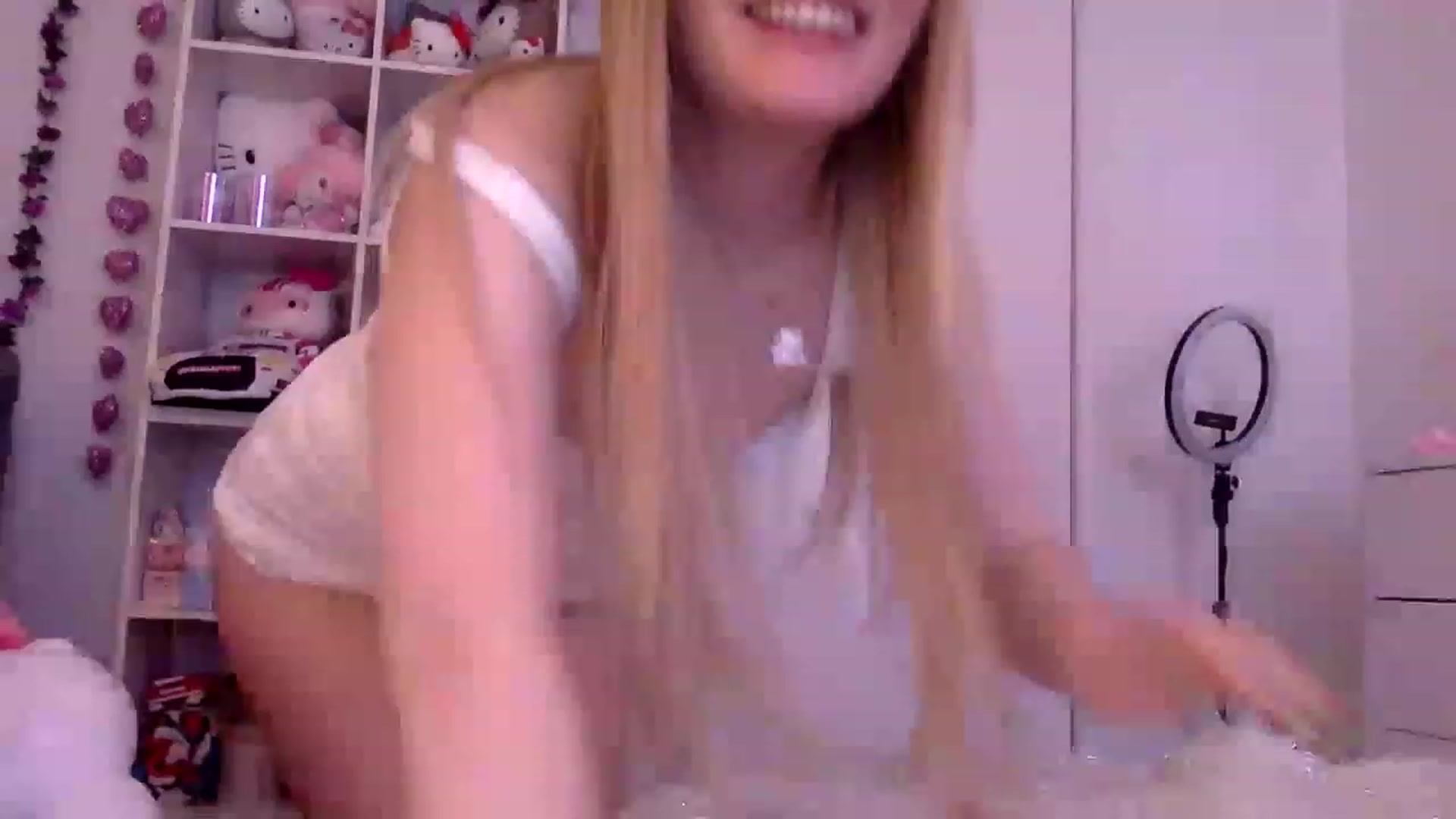 Gallery image thumbnail from Omg_emily's myfreecams stream on, 03/29/2023, 21:07 image 9 of 20