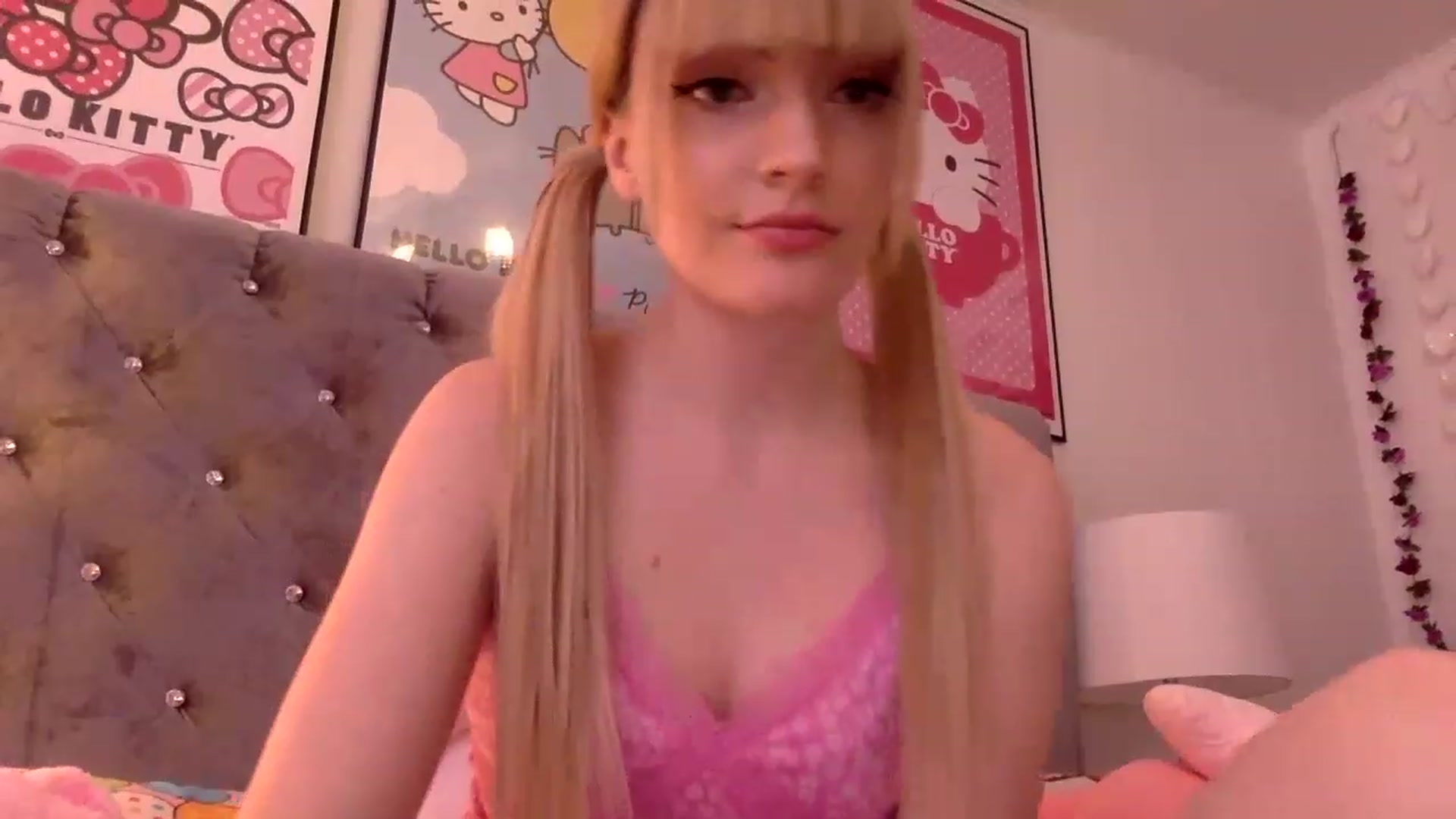 Gallery image thumbnail from Omg_emily's myfreecams stream on, 03/30/2023, 18:58 image 16 of 20