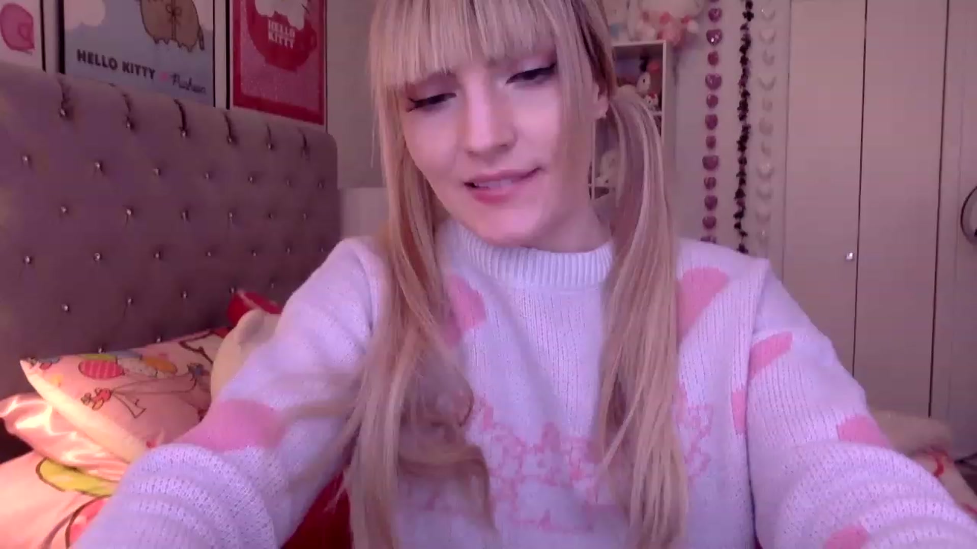 Gallery image thumbnail from Omg_emily's myfreecams stream on, 03/30/2023, 19:45 image 18 of 20