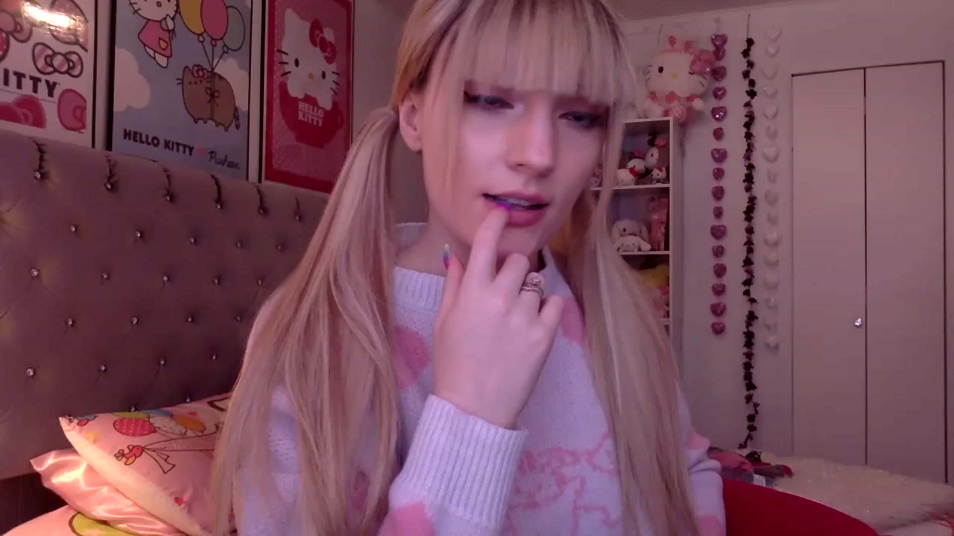 Gallery image thumbnail from Omg_emily's myfreecams stream on, 03/30/2023, 19:45 image 5 of 20